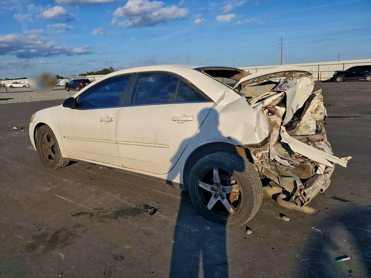 2007 Pontiac G6 Base White vin: 1G2ZG57N874231365