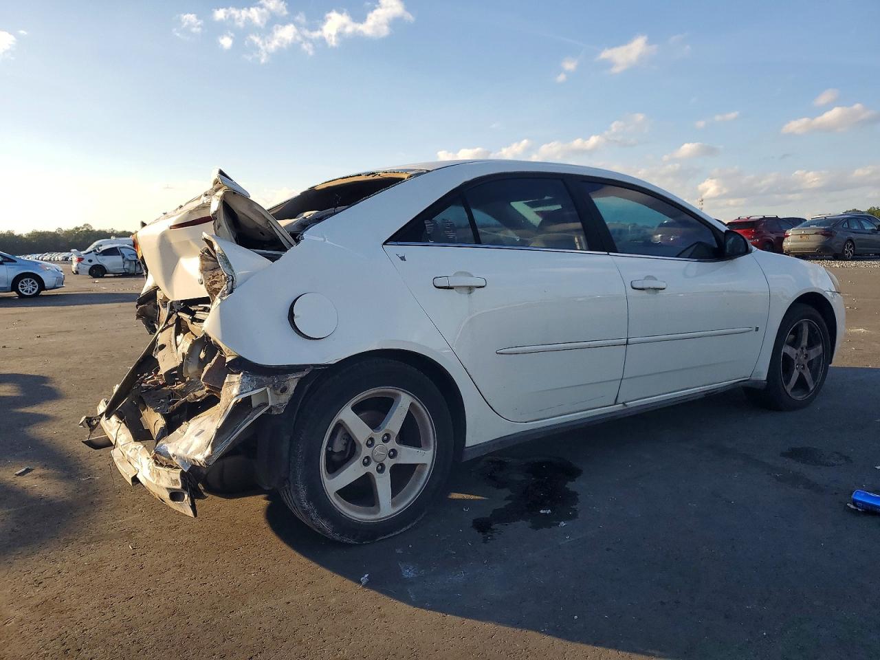 2007 Pontiac G6 Base White vin: 1G2ZG57N874231365