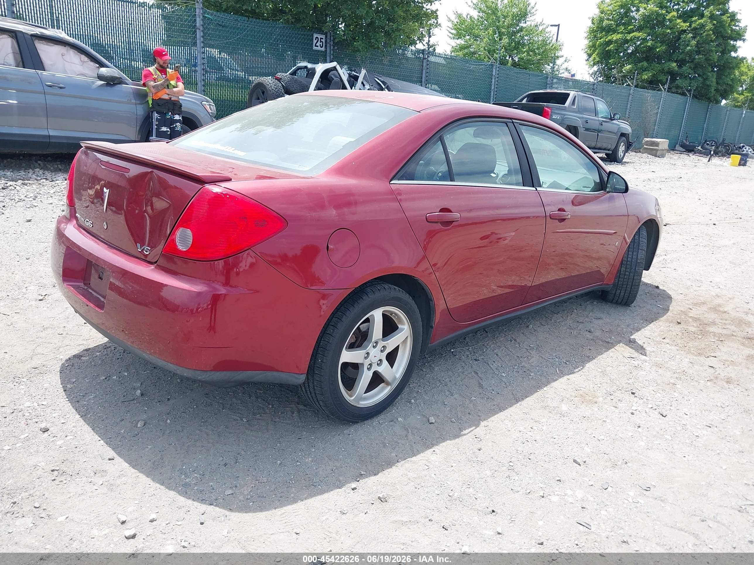 2008 Pontiac G6   Burgundy vin: 1G2ZG57N884131557