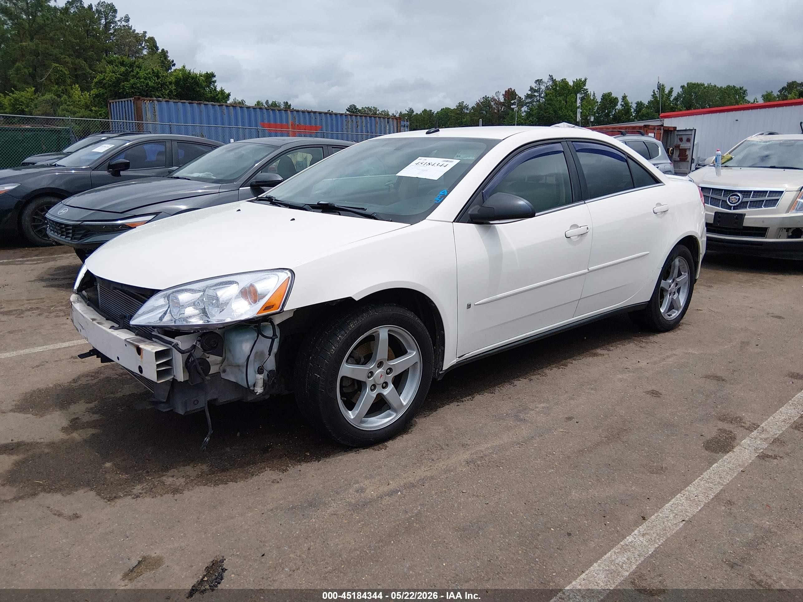 2008 Pontiac G6   White vin: 1G2ZG57N984240982