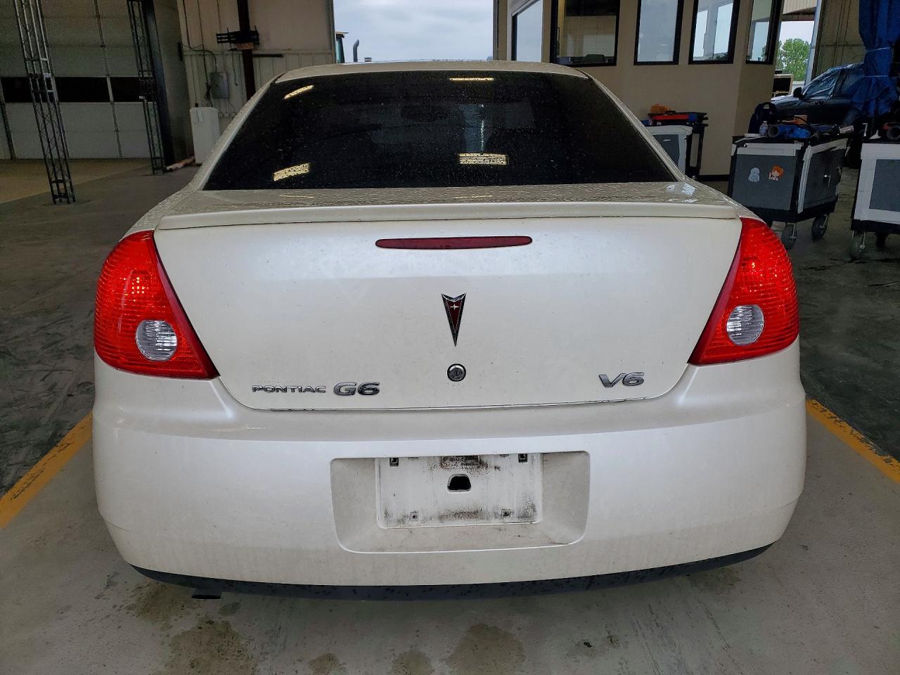 2009 Pontiac G6 White vin: 1G2ZG57NX94112087