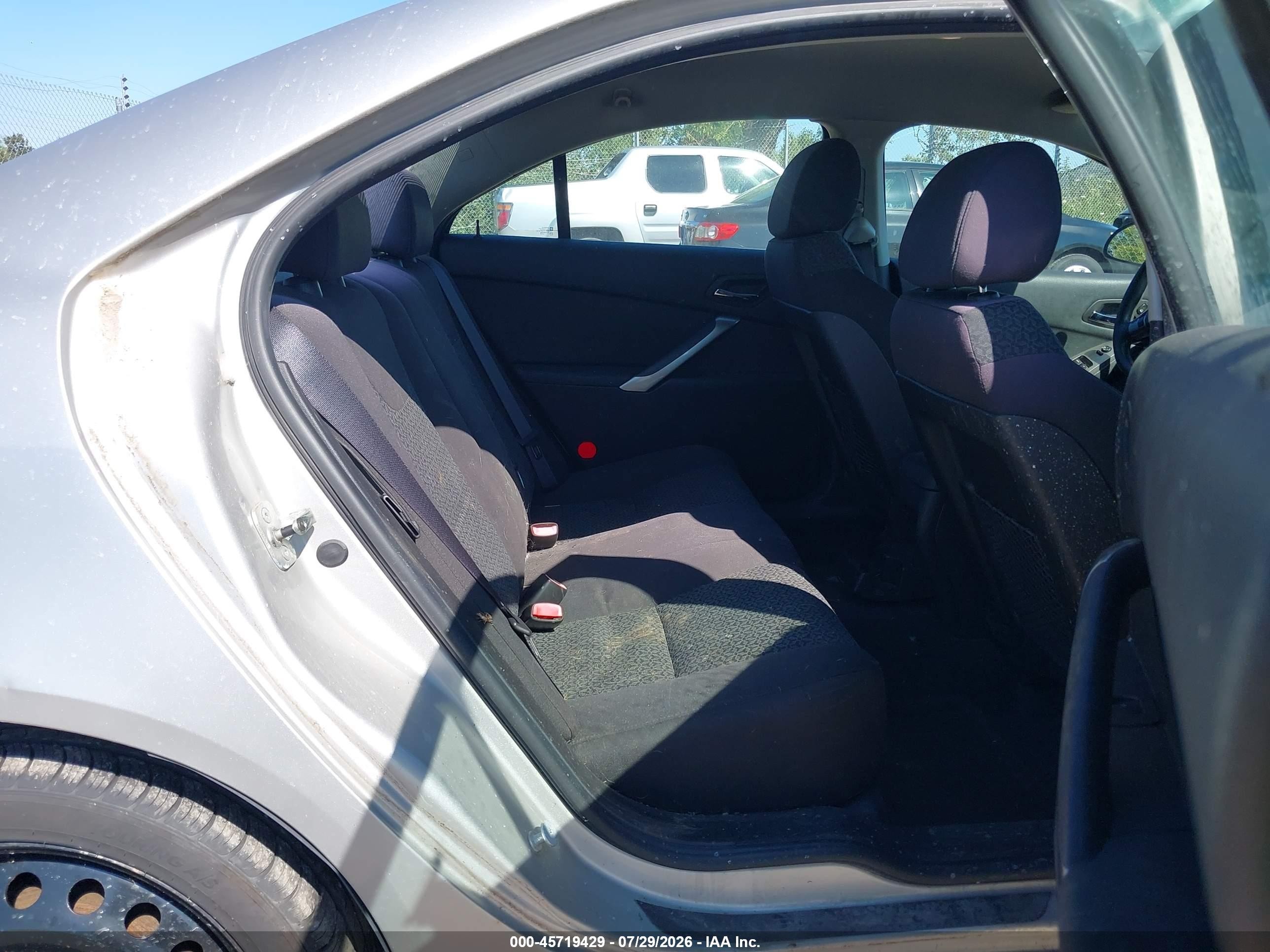2007 Pontiac G6   Silver vin: 1G2ZG58B274187822