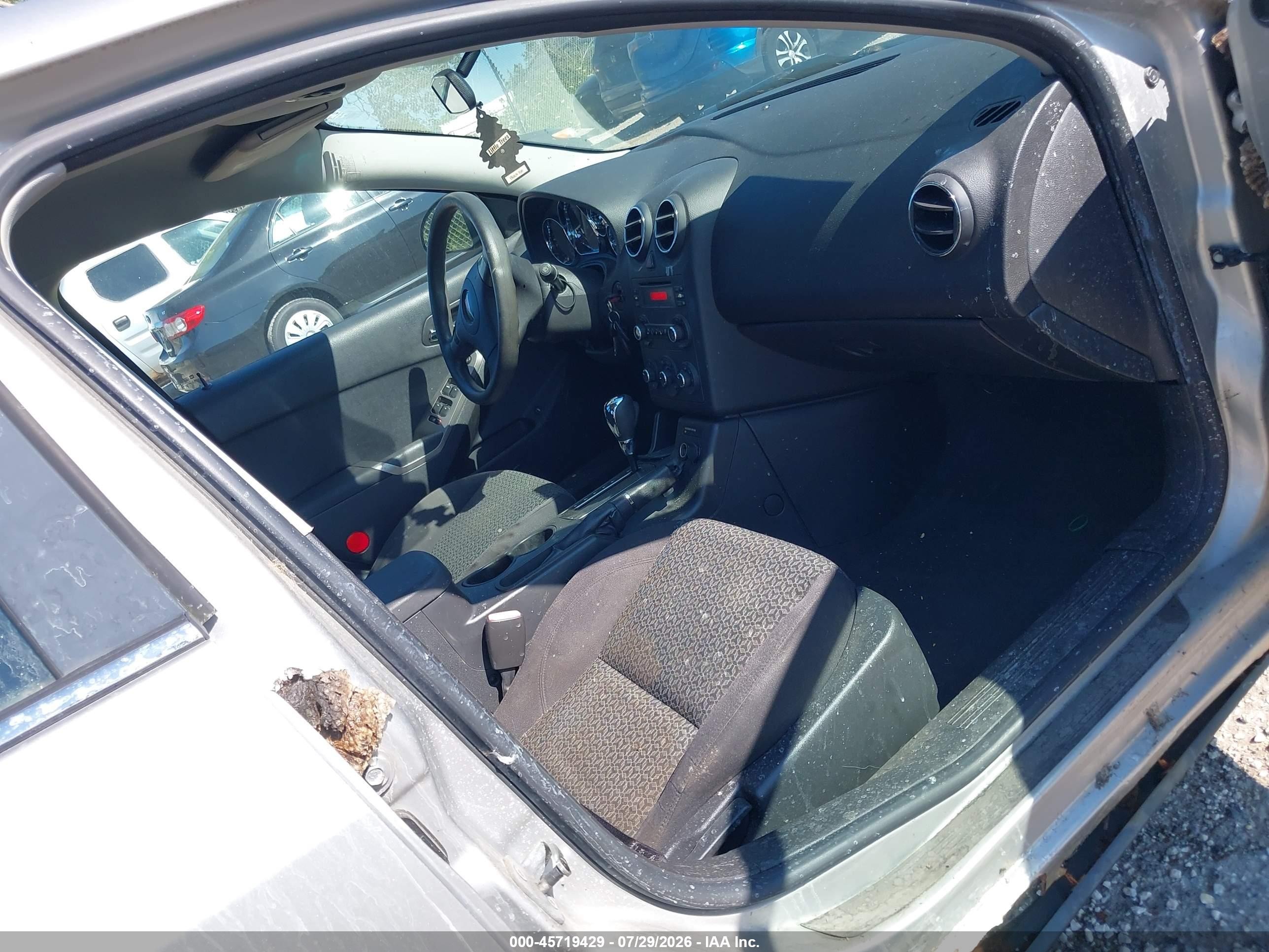 2007 Pontiac G6   Silver vin: 1G2ZG58B274187822