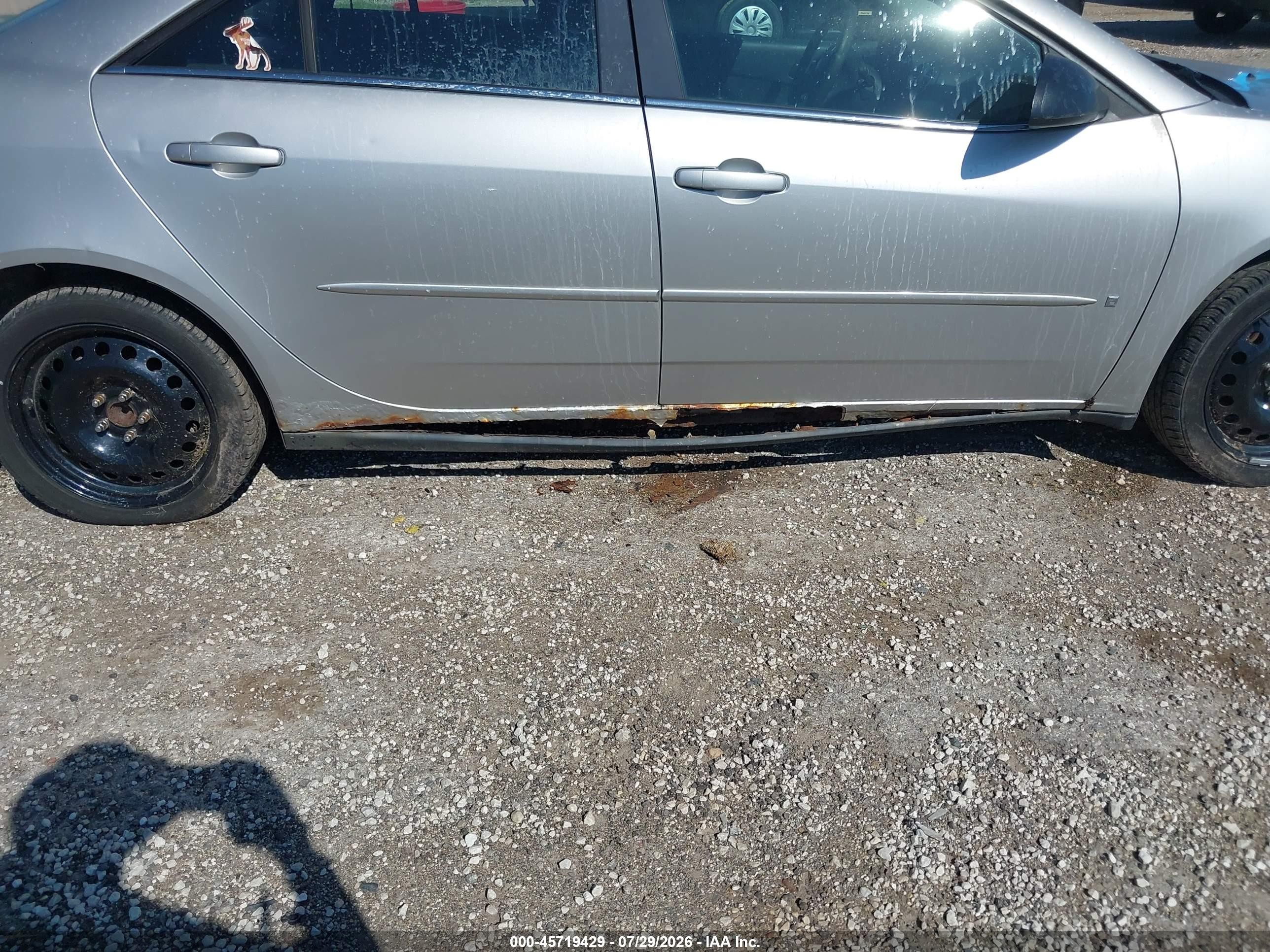 2007 Pontiac G6   Silver vin: 1G2ZG58B274187822