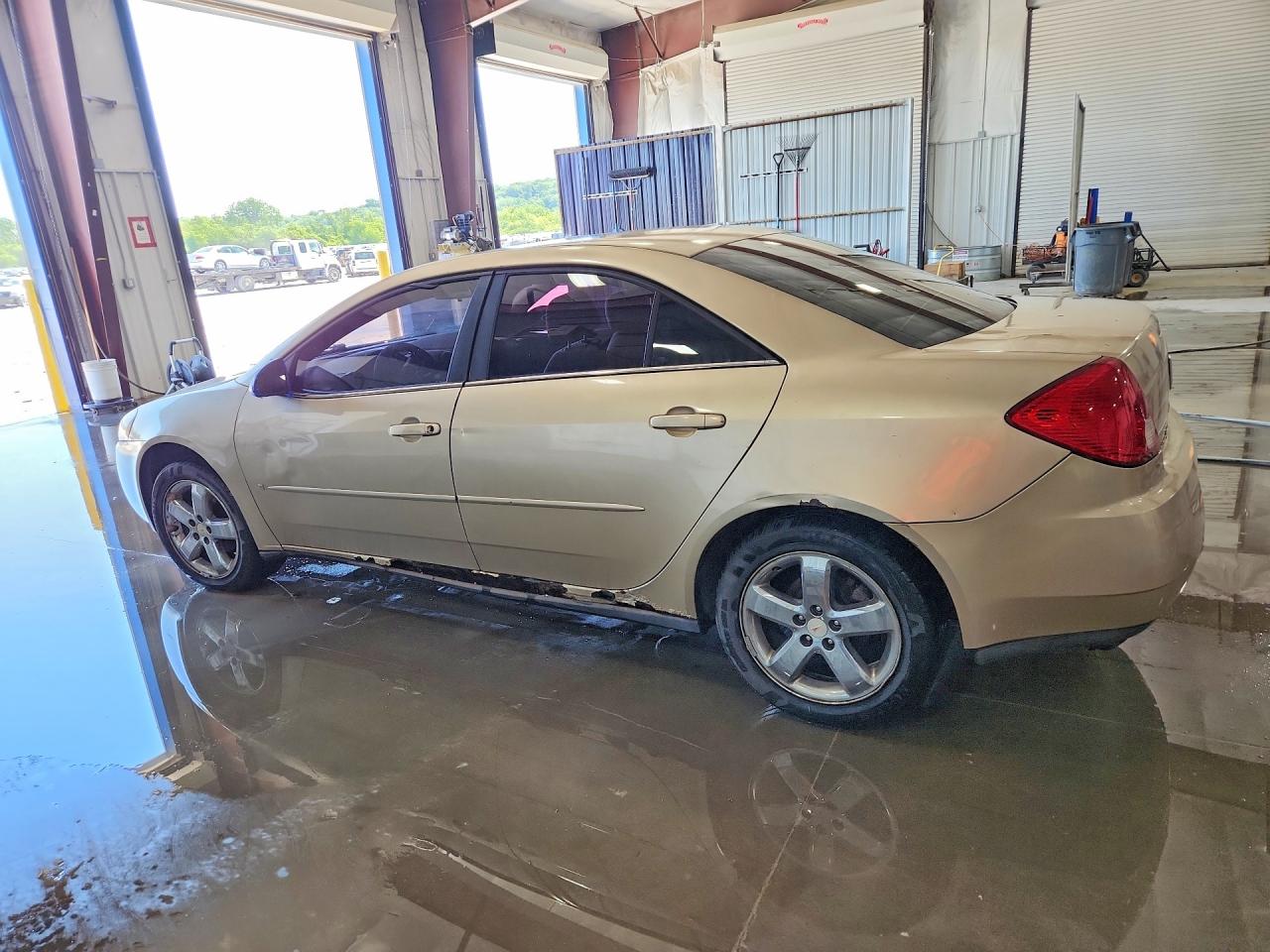 2007 Pontiac G6 Base Gold vin: 1G2ZG58B274188582