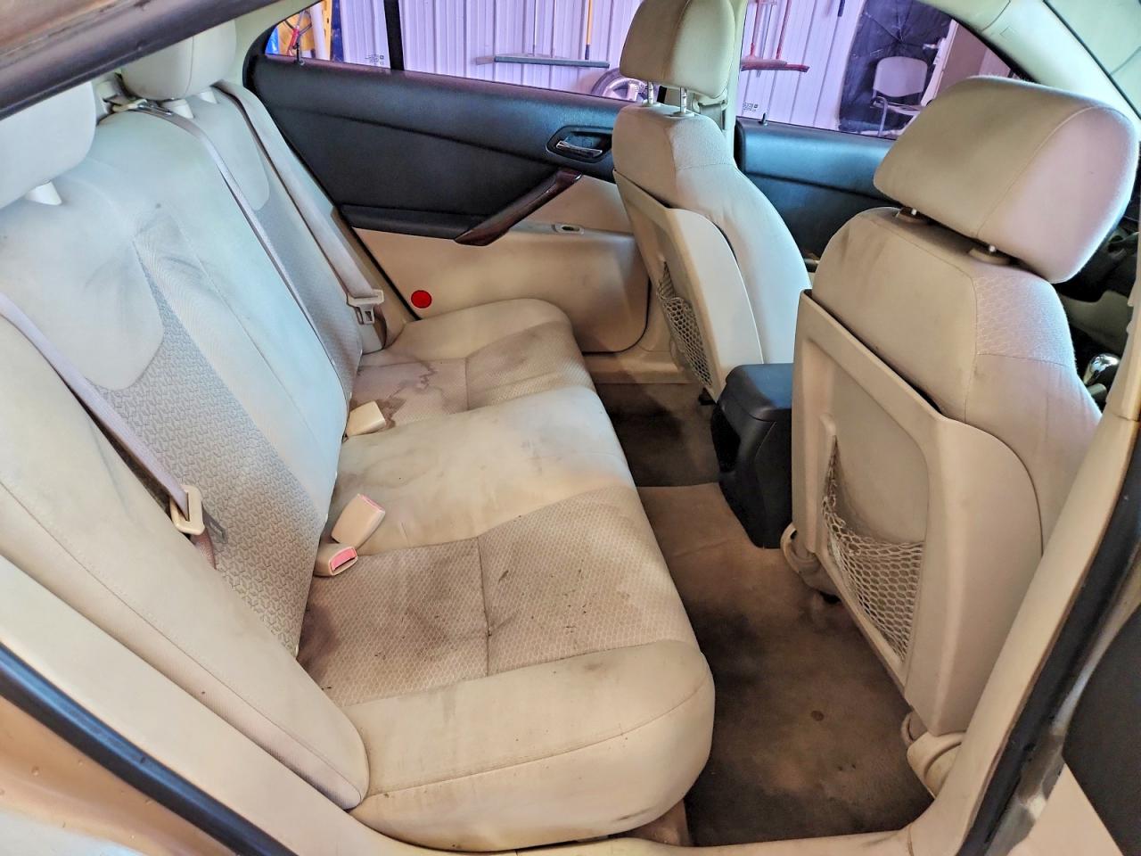 2007 Pontiac G6 Base Gold vin: 1G2ZG58B274188582