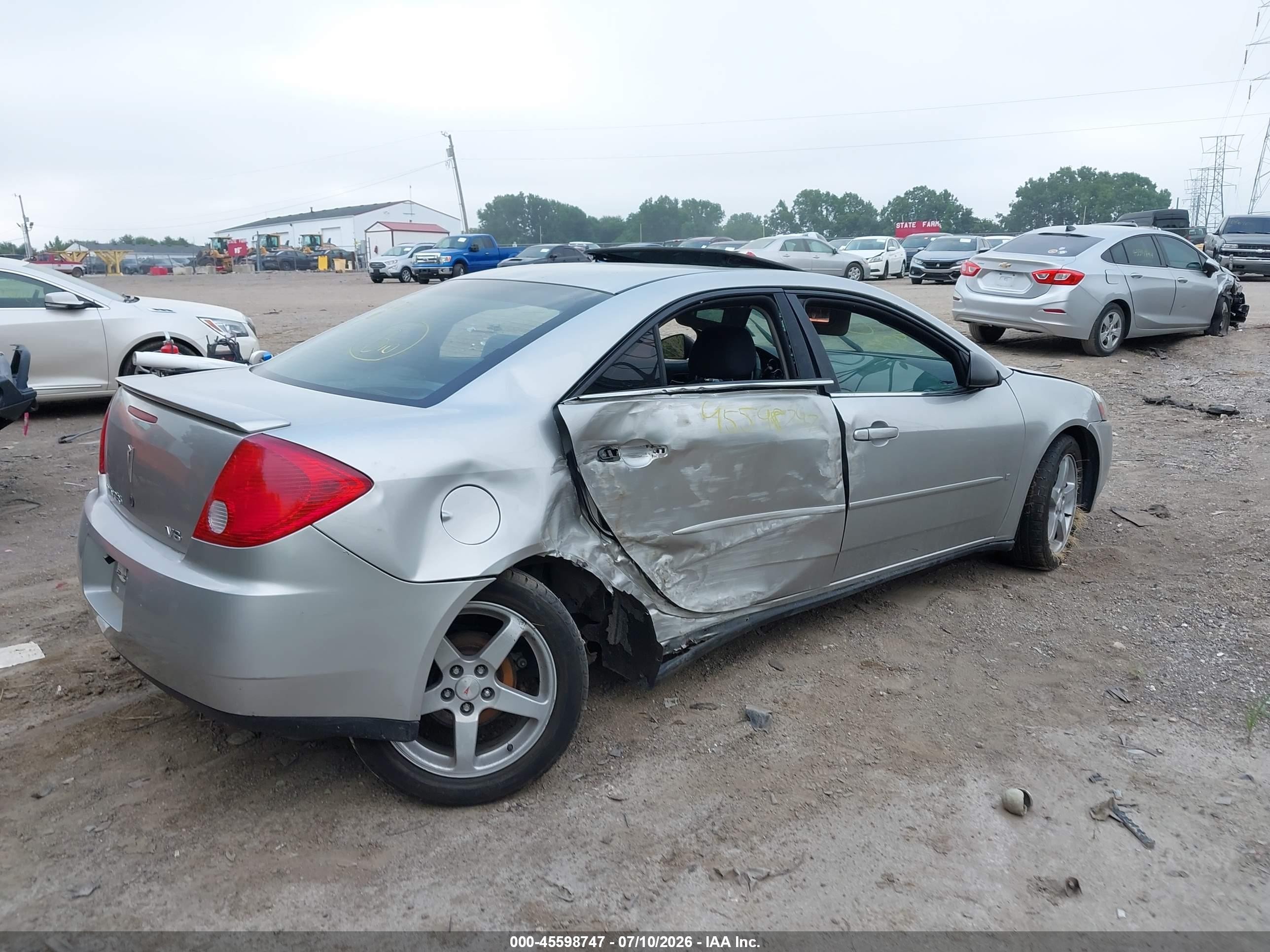 2007 Pontiac G6   Silver vin: 1G2ZG58N074180717