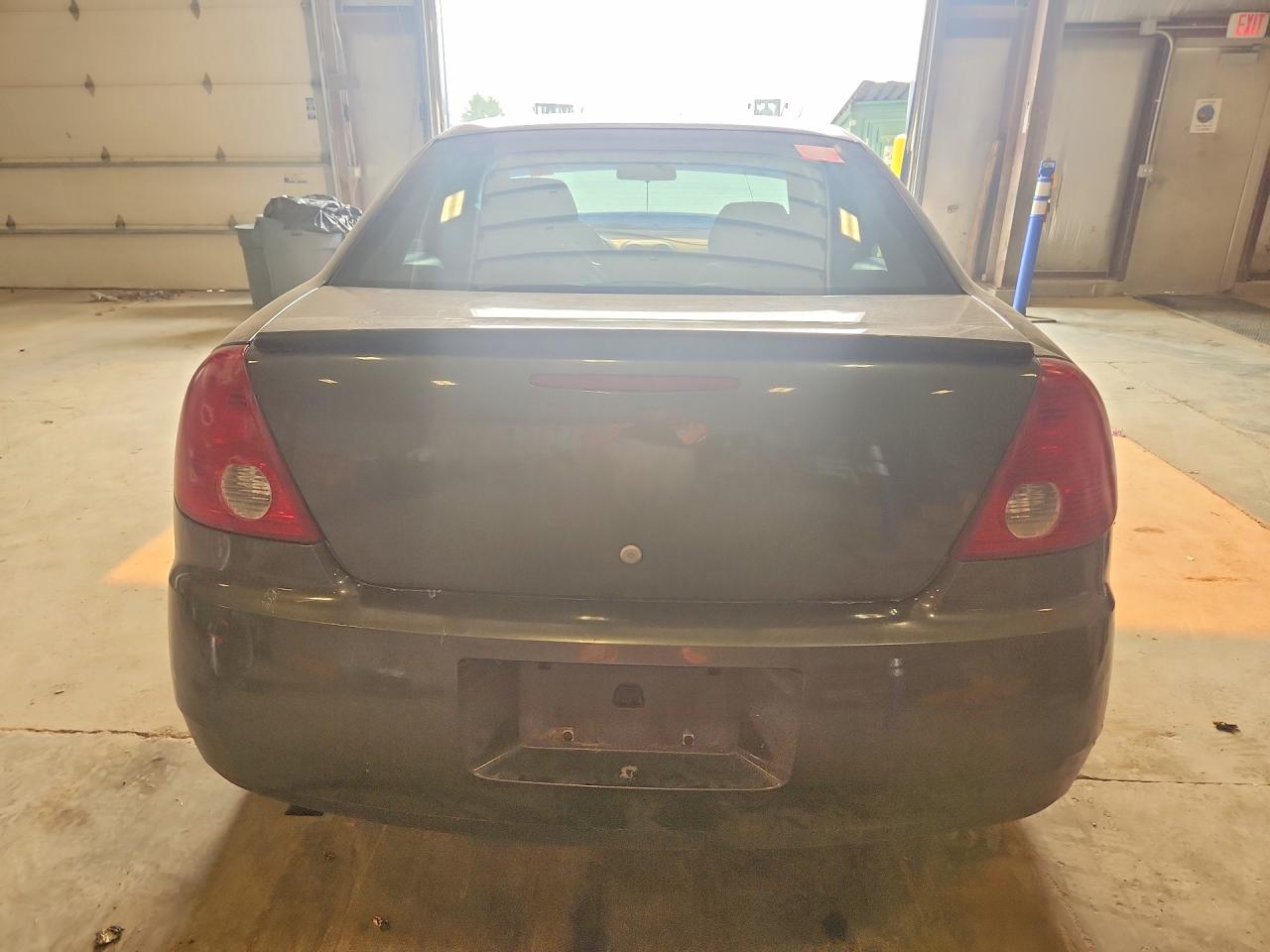 2007 Pontiac G6 Base Charcoal vin: 1G2ZG58N174179821
