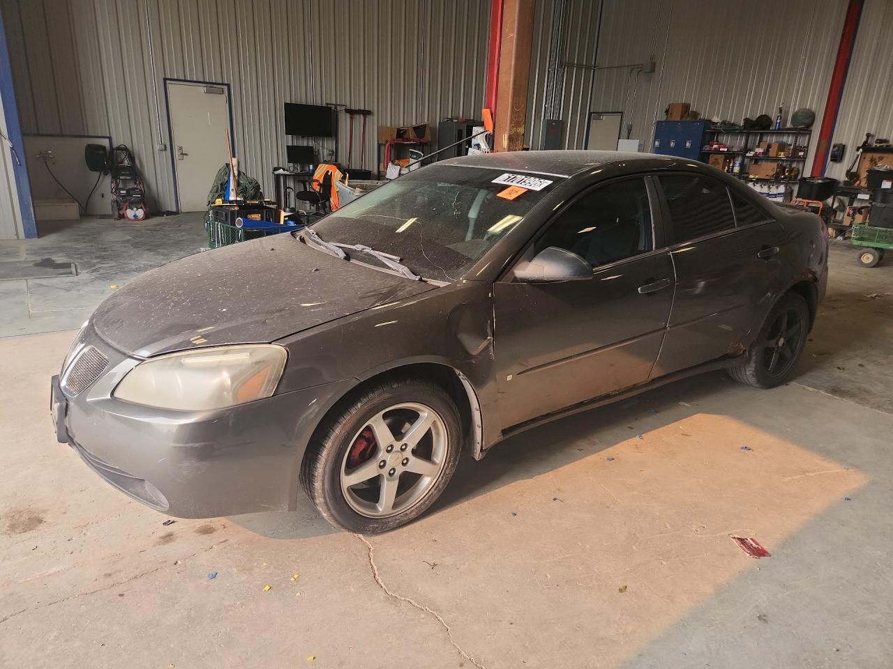 2007 Pontiac G6 Base Charcoal vin: 1G2ZG58N174179821 Damage: Windshield, Broken, Replacement Required