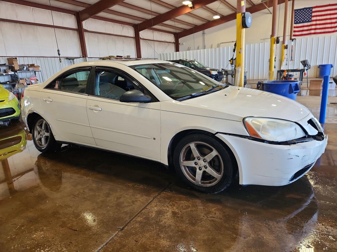 2007 Pontiac G6 Base White vin: 1G2ZG58N274205679