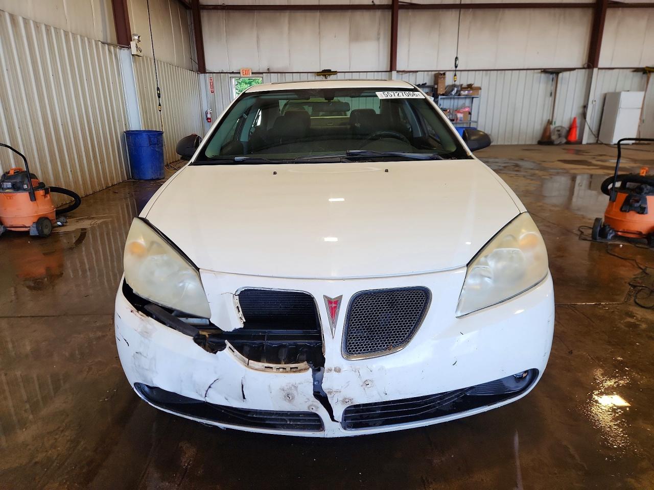 2007 Pontiac G6 Base White vin: 1G2ZG58N274205679