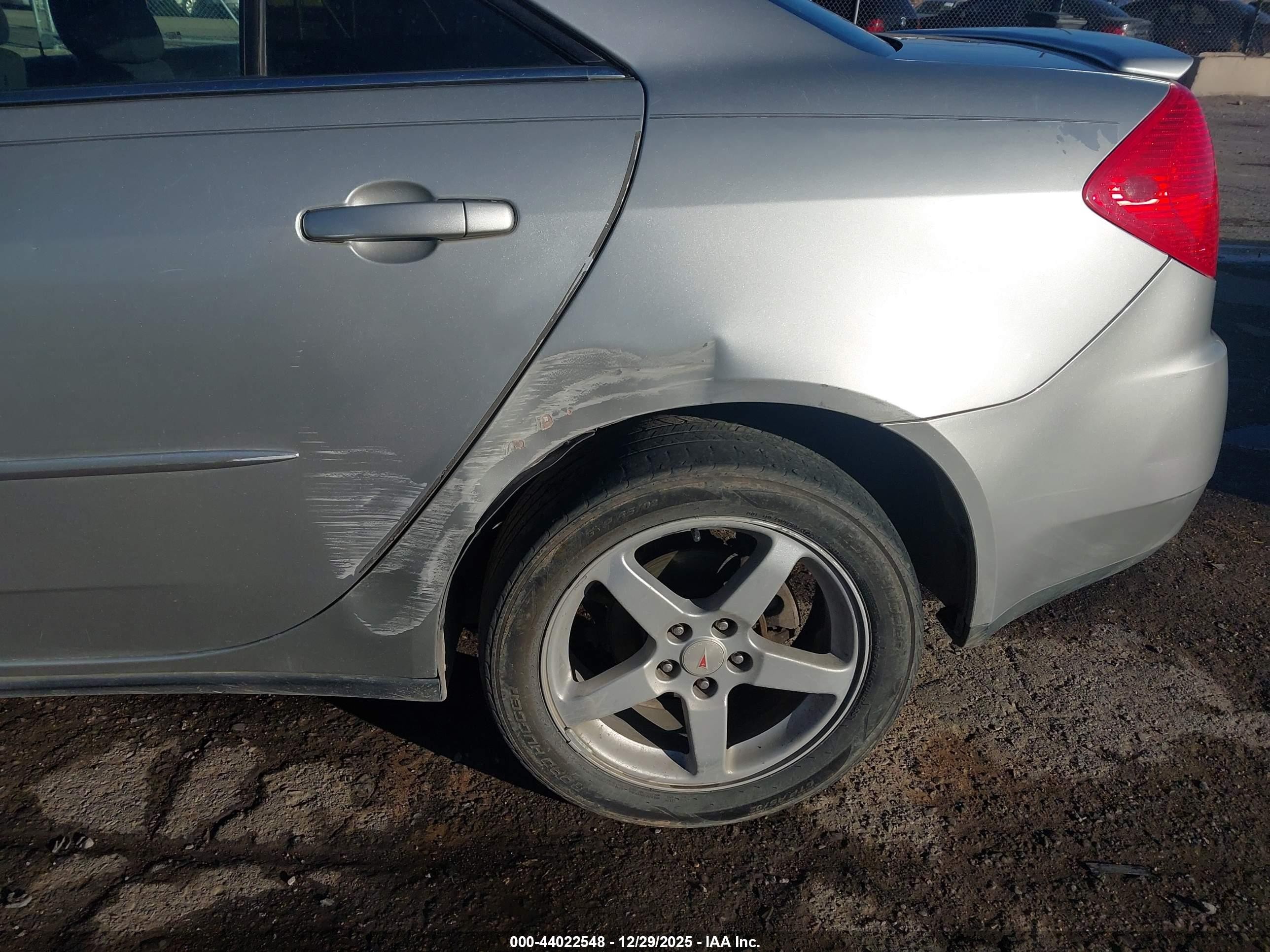 2007 Pontiac G6   Silver vin: 1G2ZG58N374277300