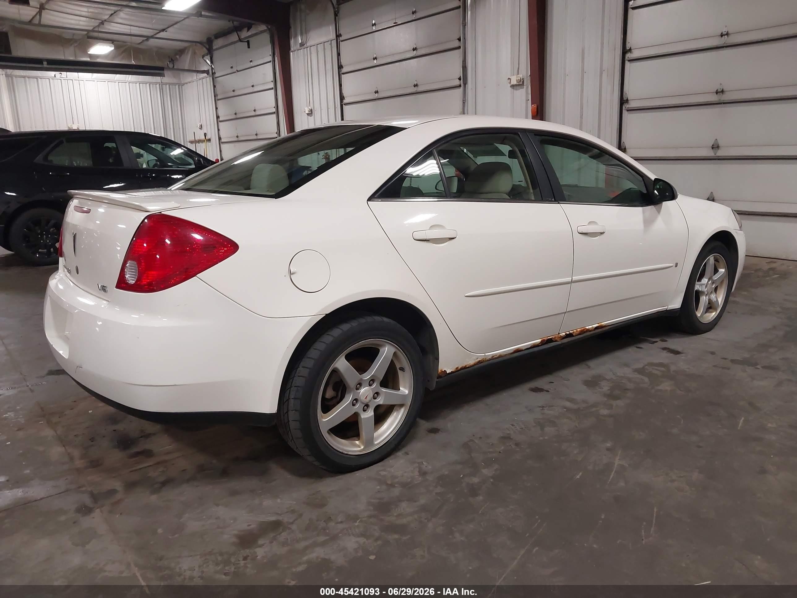 2007 Pontiac G6 White vin: 1G2ZG58N774181802