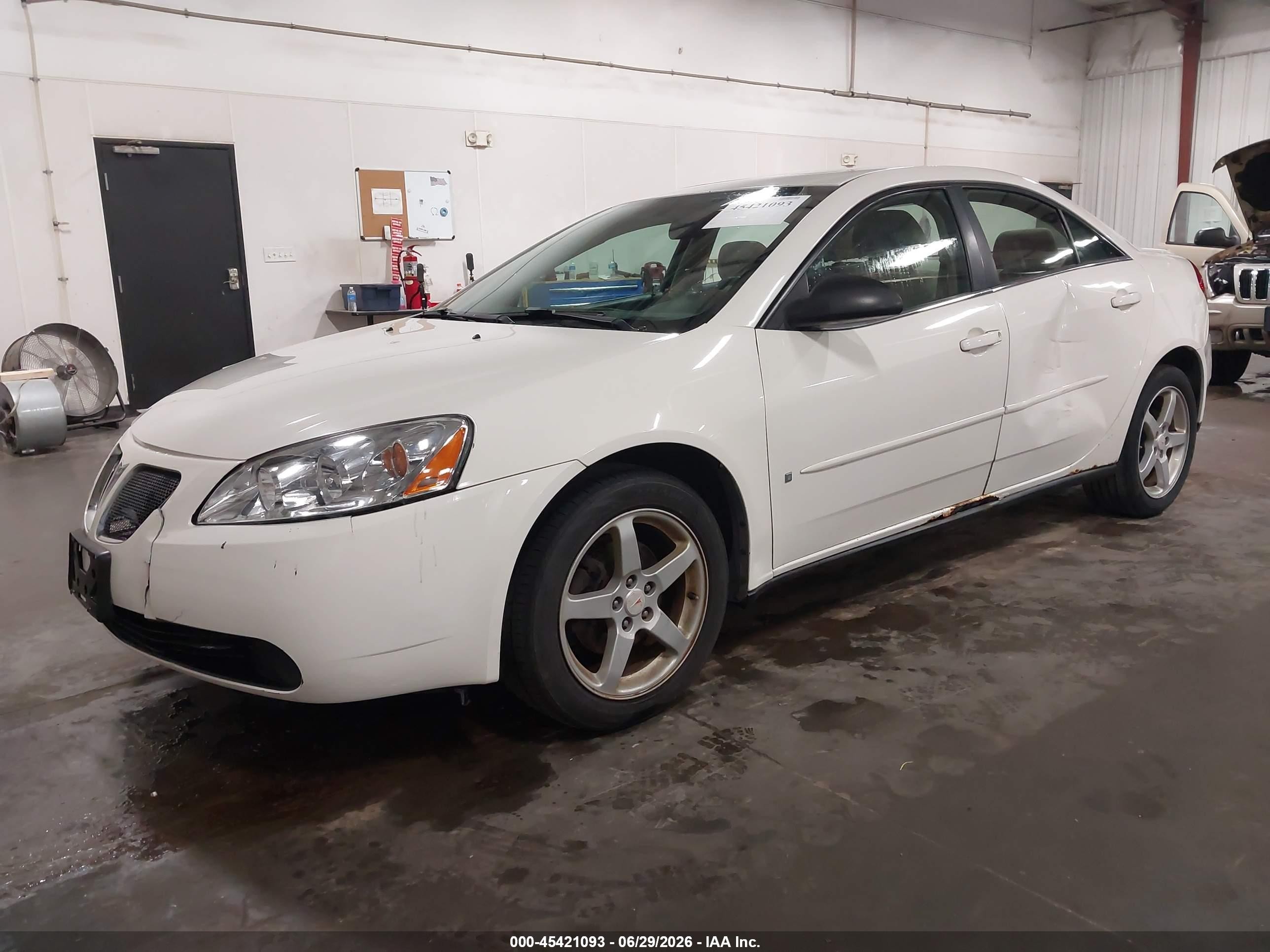 2007 Pontiac G6 White vin: 1G2ZG58N774181802