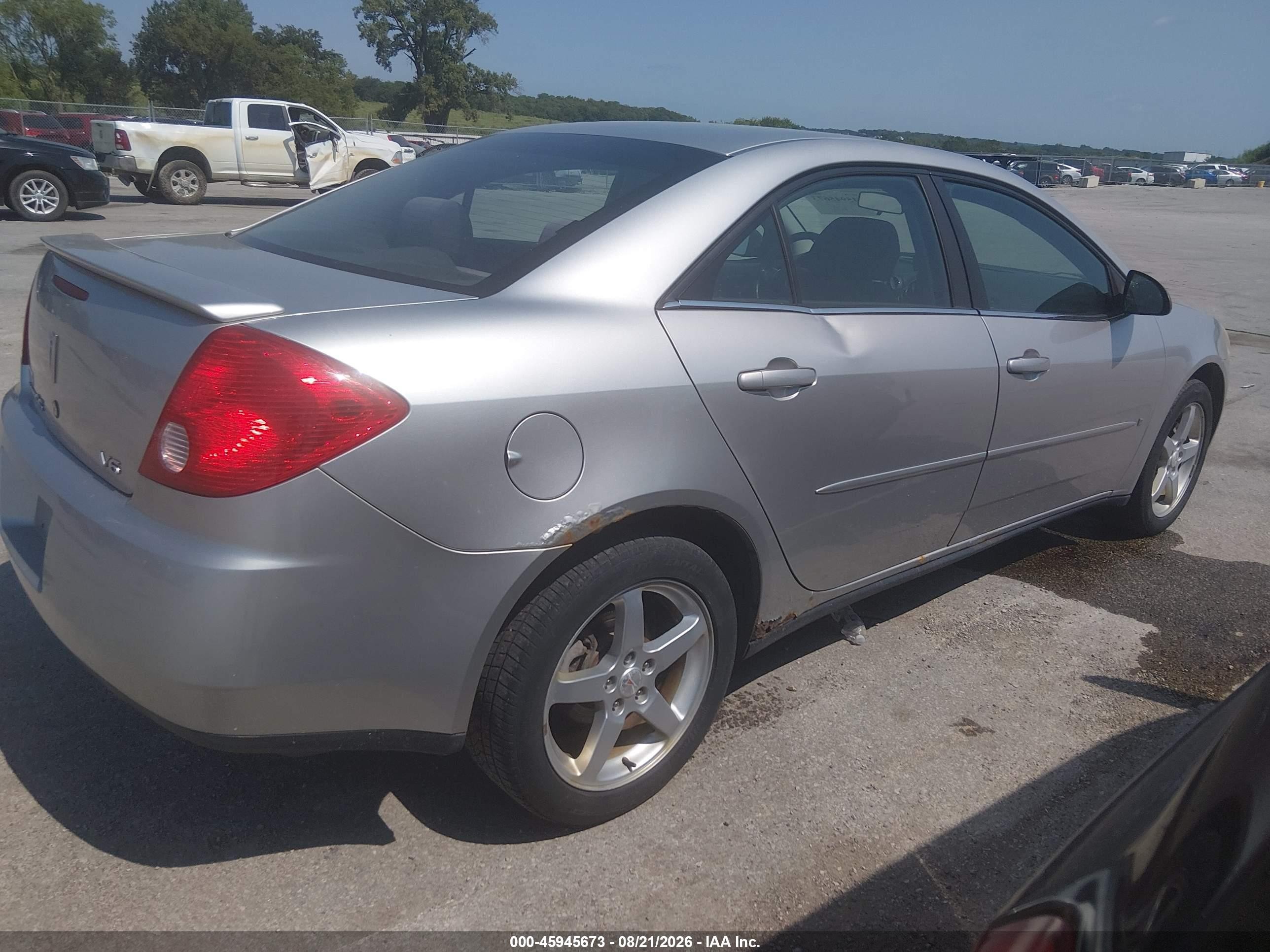 2007 Pontiac G6   Silver vin: 1G2ZG58N774215463