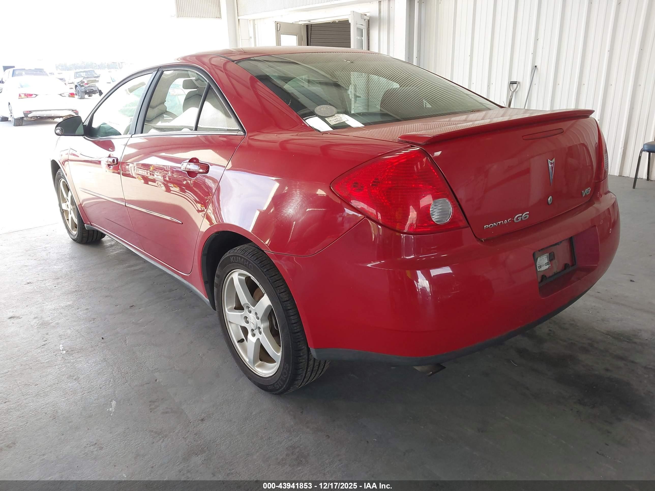 2007 Pontiac G6   Red vin: 1G2ZG58N874128591