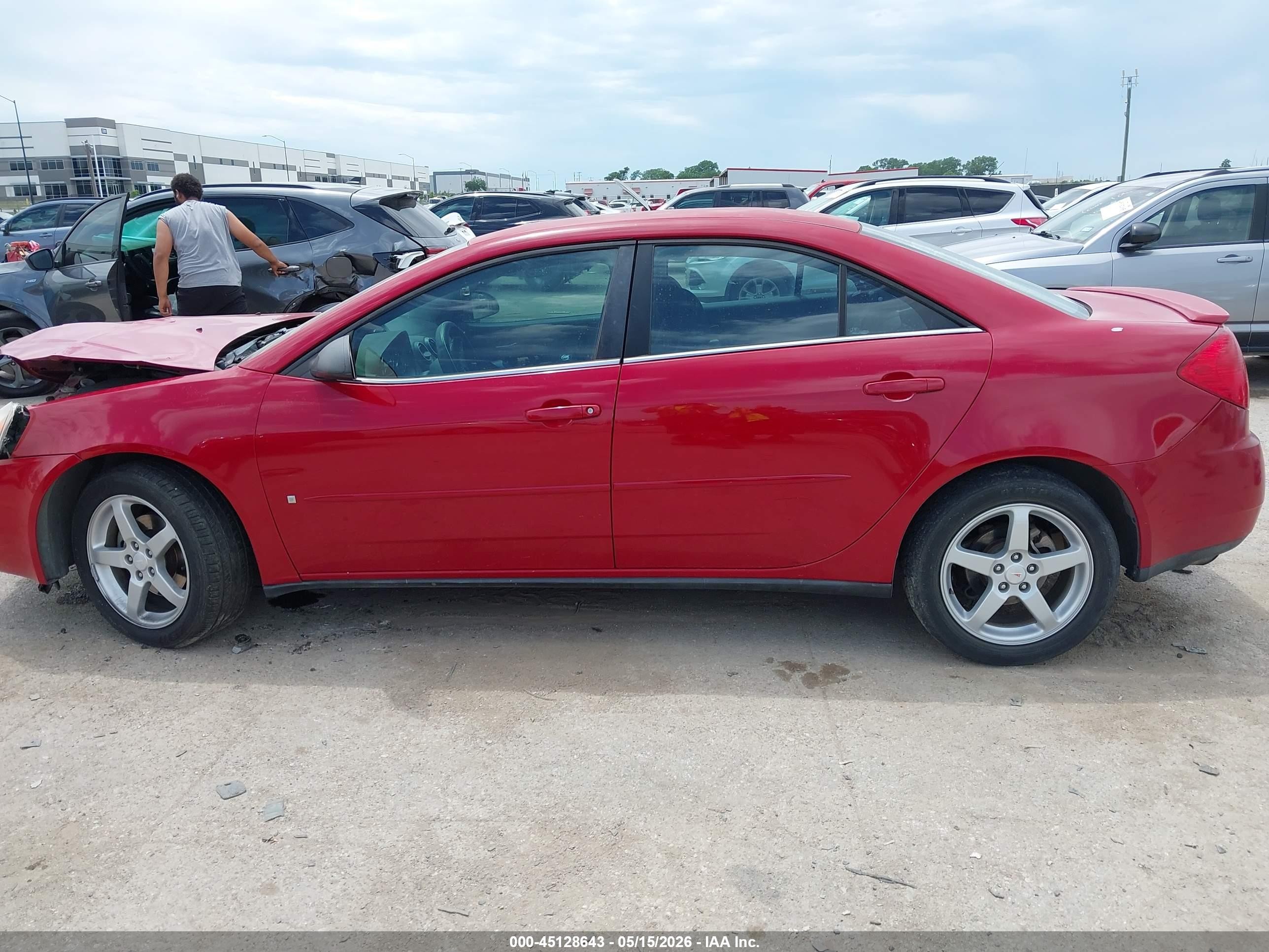 2007 Pontiac G6   Red vin: 1G2ZG58NX74187898