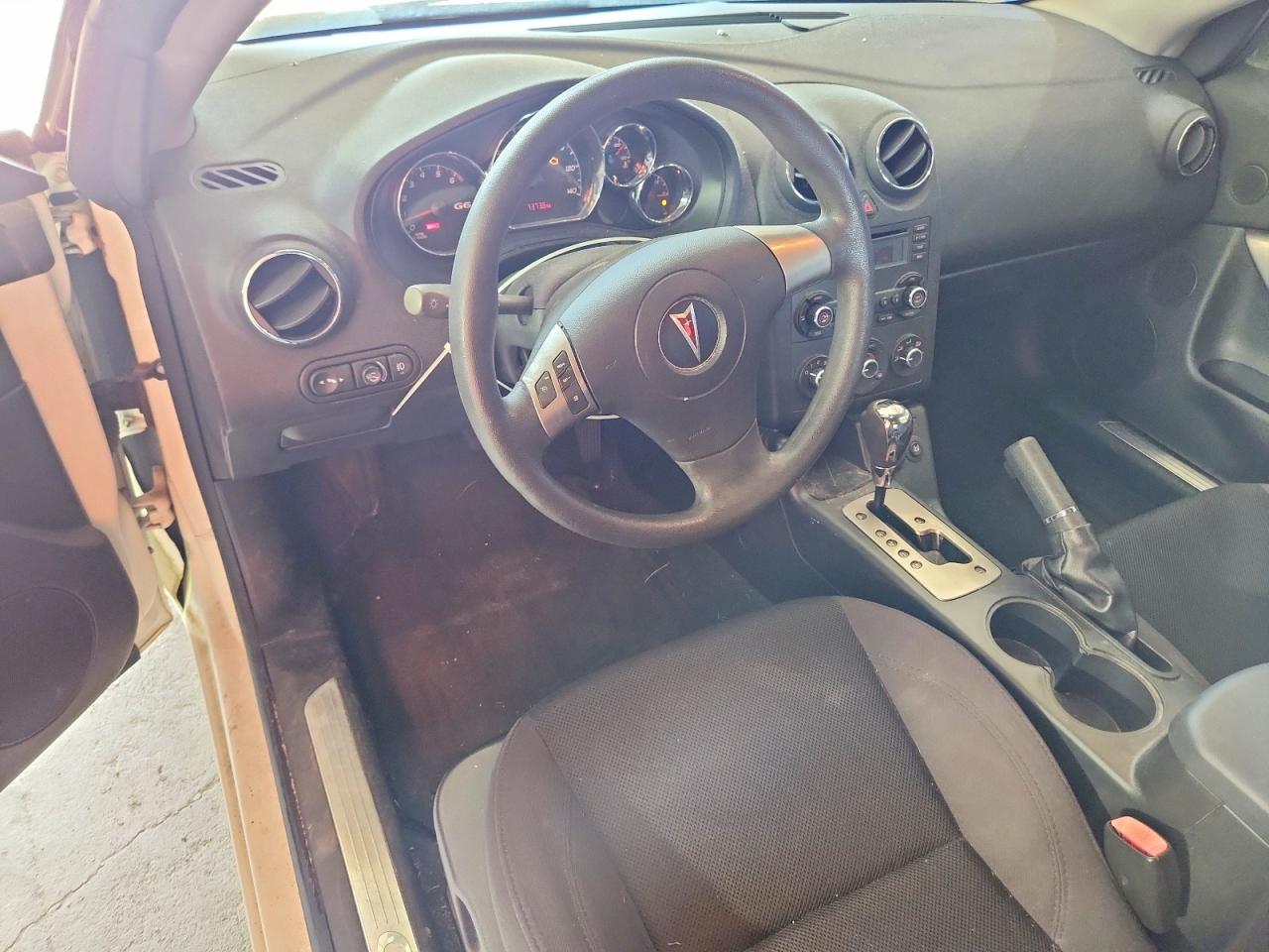 2006 Pontiac G6 Белый vin: 1G2ZH158164155554