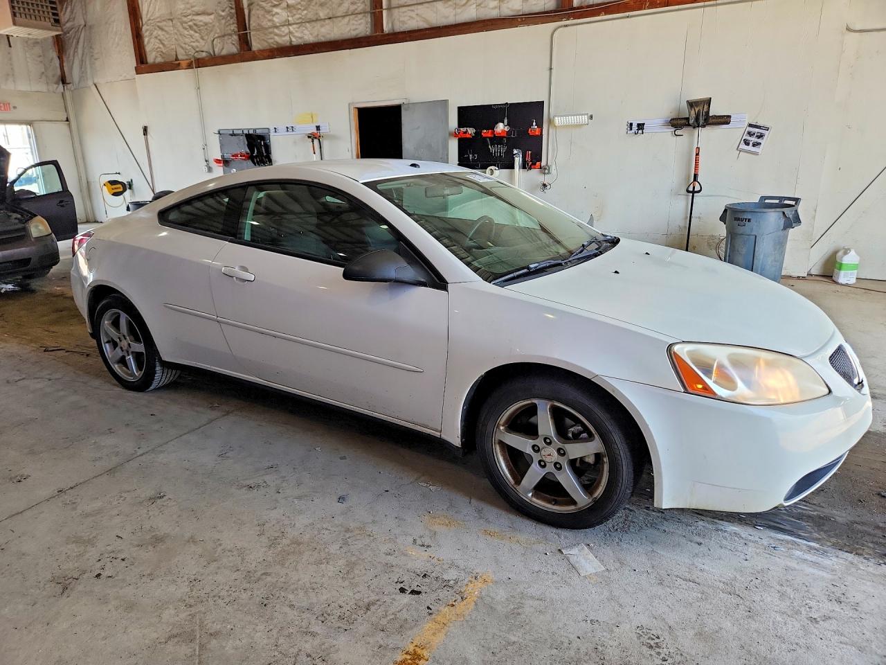 2006 Pontiac G6 Белый vin: 1G2ZH158164155554
