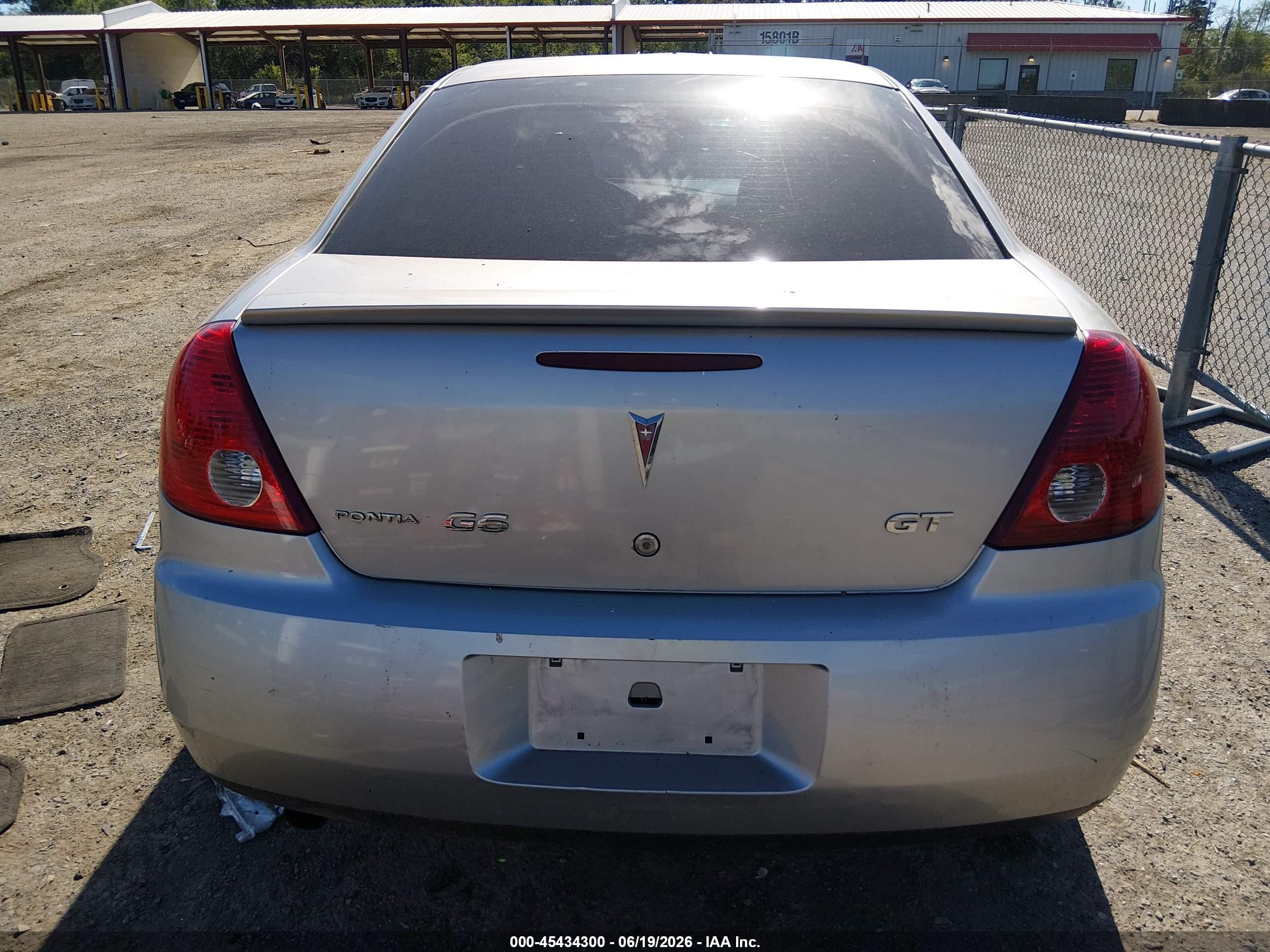 2007 Pontiac G6 Gt Silver vin: 1G2ZH58N874120911
