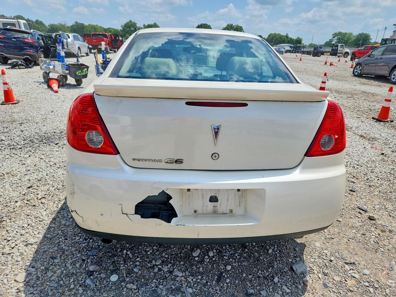 2009 Pontiac G6 White vin: 1G2ZJ57B994273621