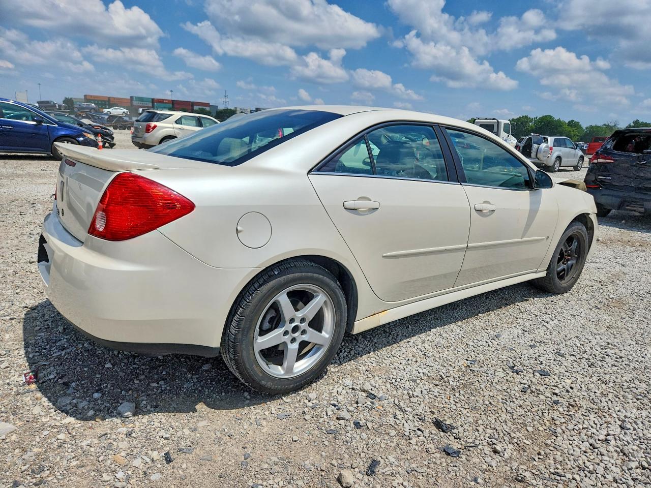 2009 Pontiac G6 White vin: 1G2ZJ57B994273621
