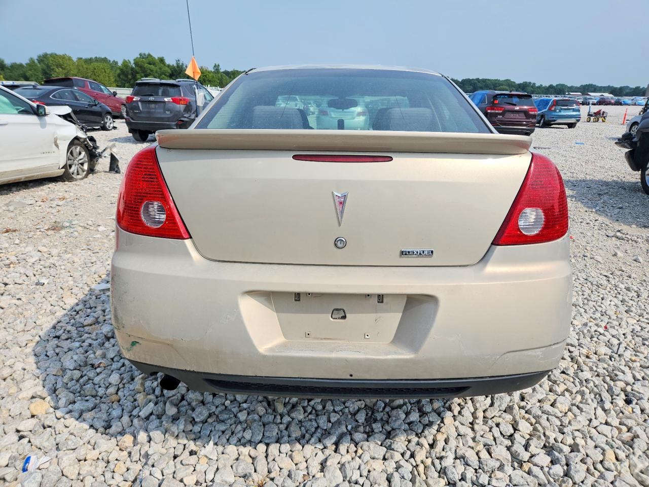2009 Pontiac G6 Beige vin: 1G2ZJ57K394259679