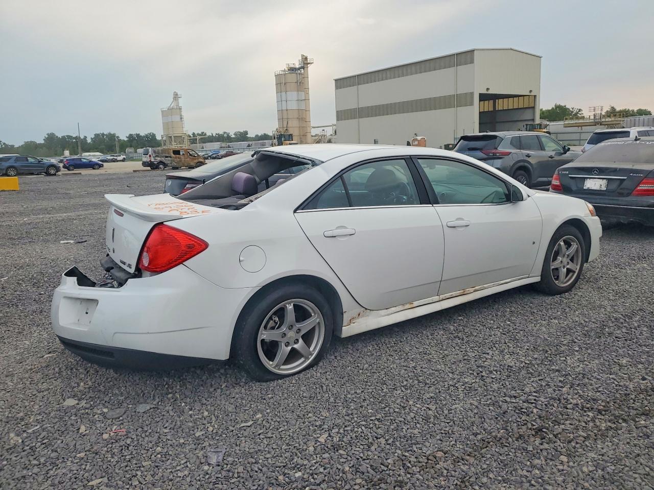 2009 Pontiac G6 Белый vin: 1G2ZJ57K894254610