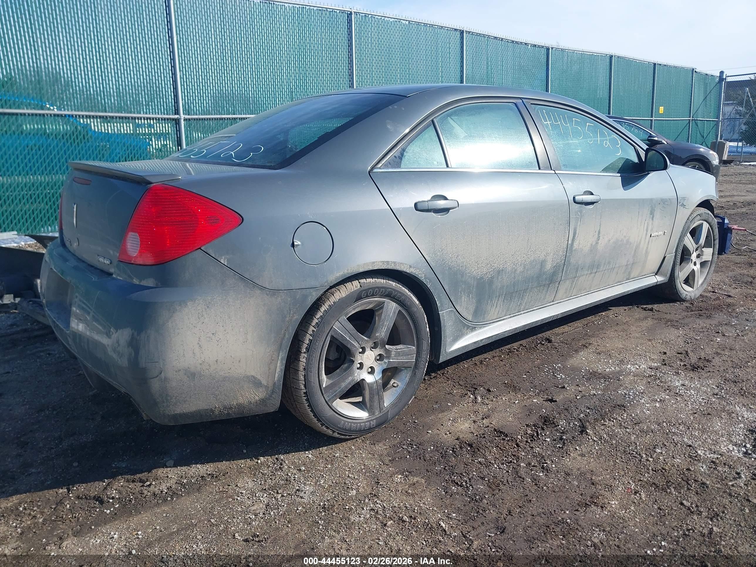2009 Pontiac G6 Gxp Gray vin: 1G2ZM577594124450