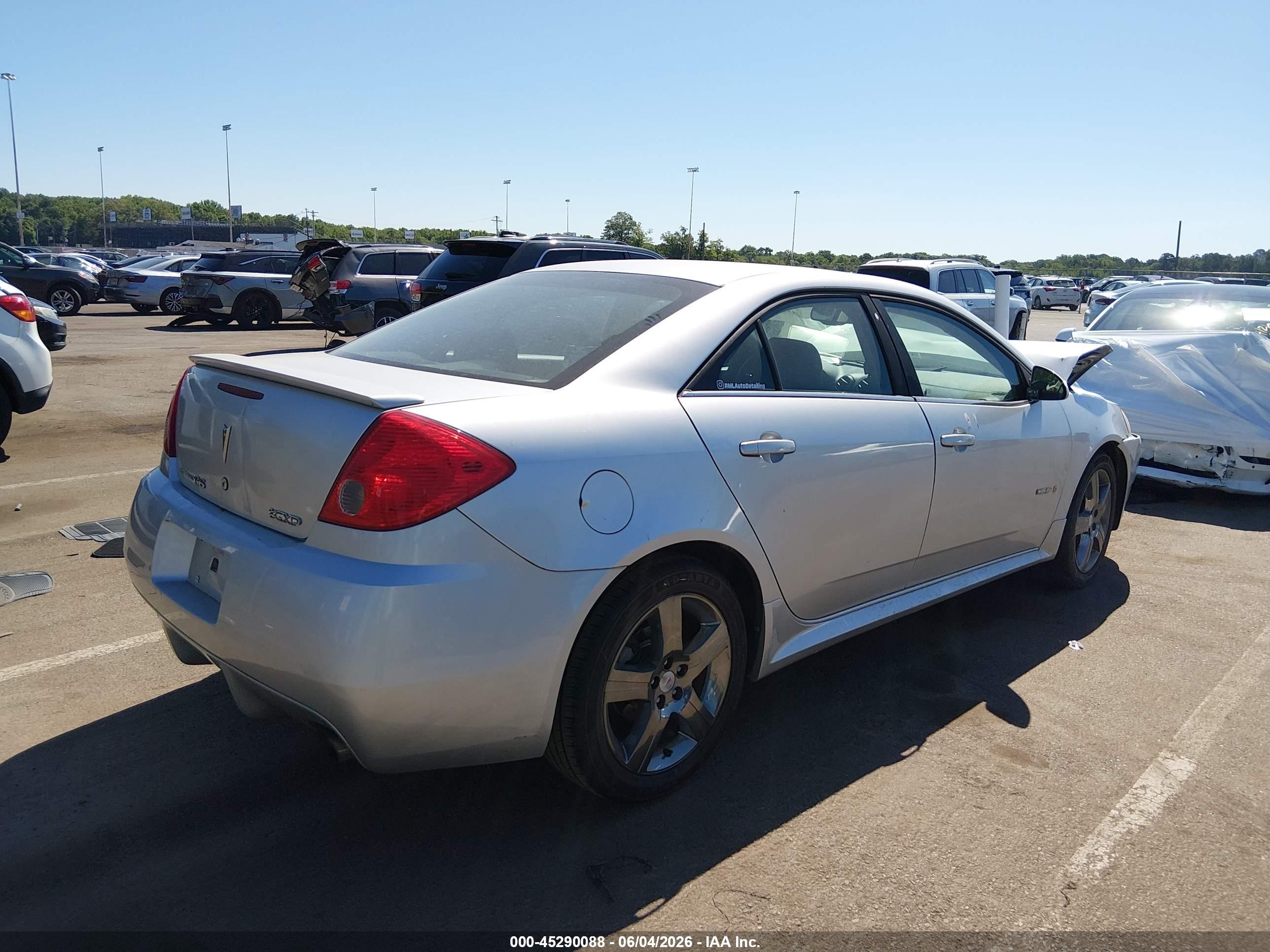 2009 Pontiac G6 Gxp Silver vin: 1G2ZM577694151737