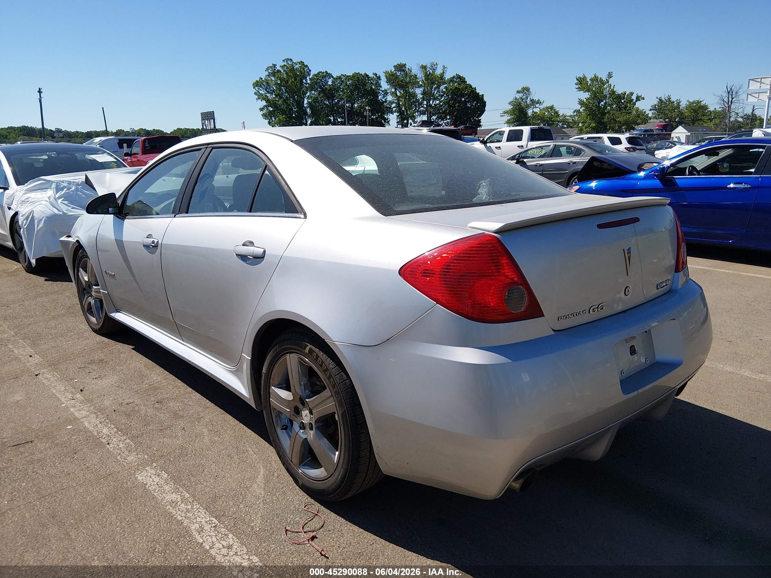 2009 Pontiac G6 Gxp Silver vin: 1G2ZM577694151737