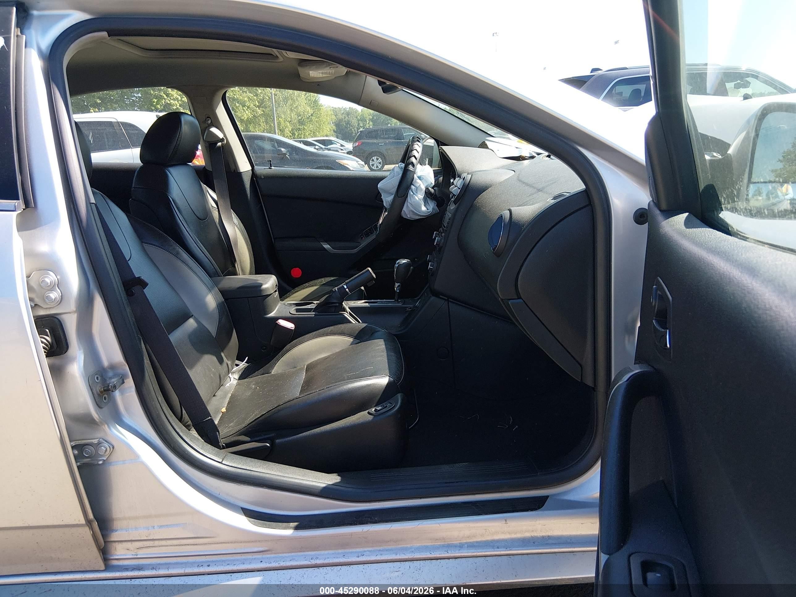2009 Pontiac G6 Gxp Silver vin: 1G2ZM577694151737
