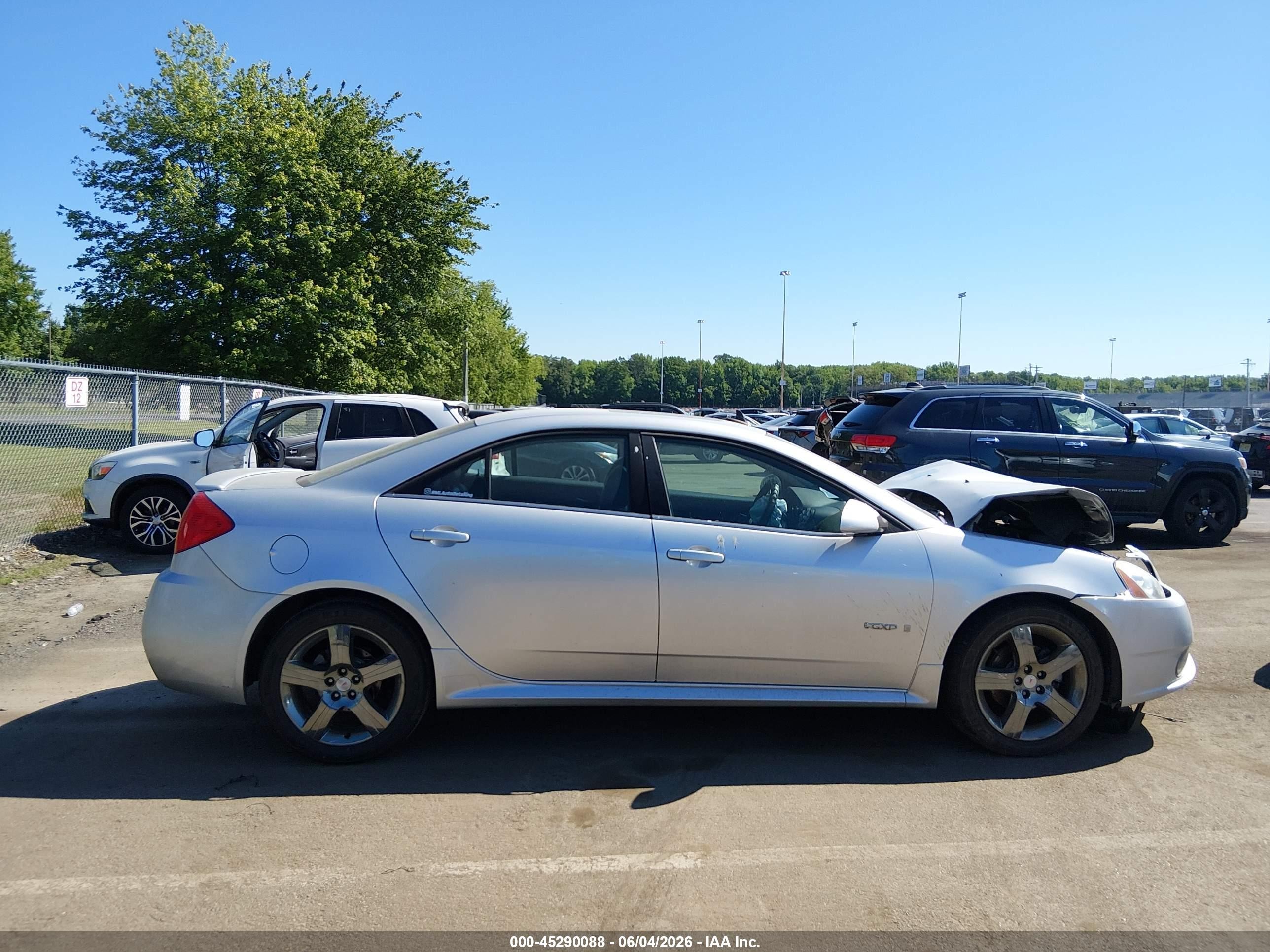 2009 Pontiac G6 Gxp Silver vin: 1G2ZM577694151737