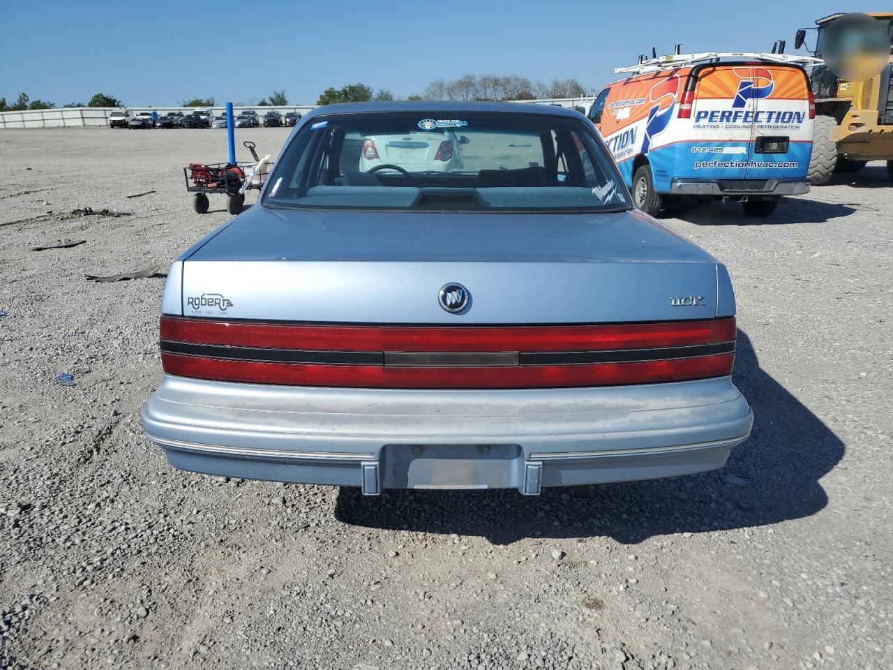 1993 Buick Century Special Blue vin: 1G4AG54N2P6431493