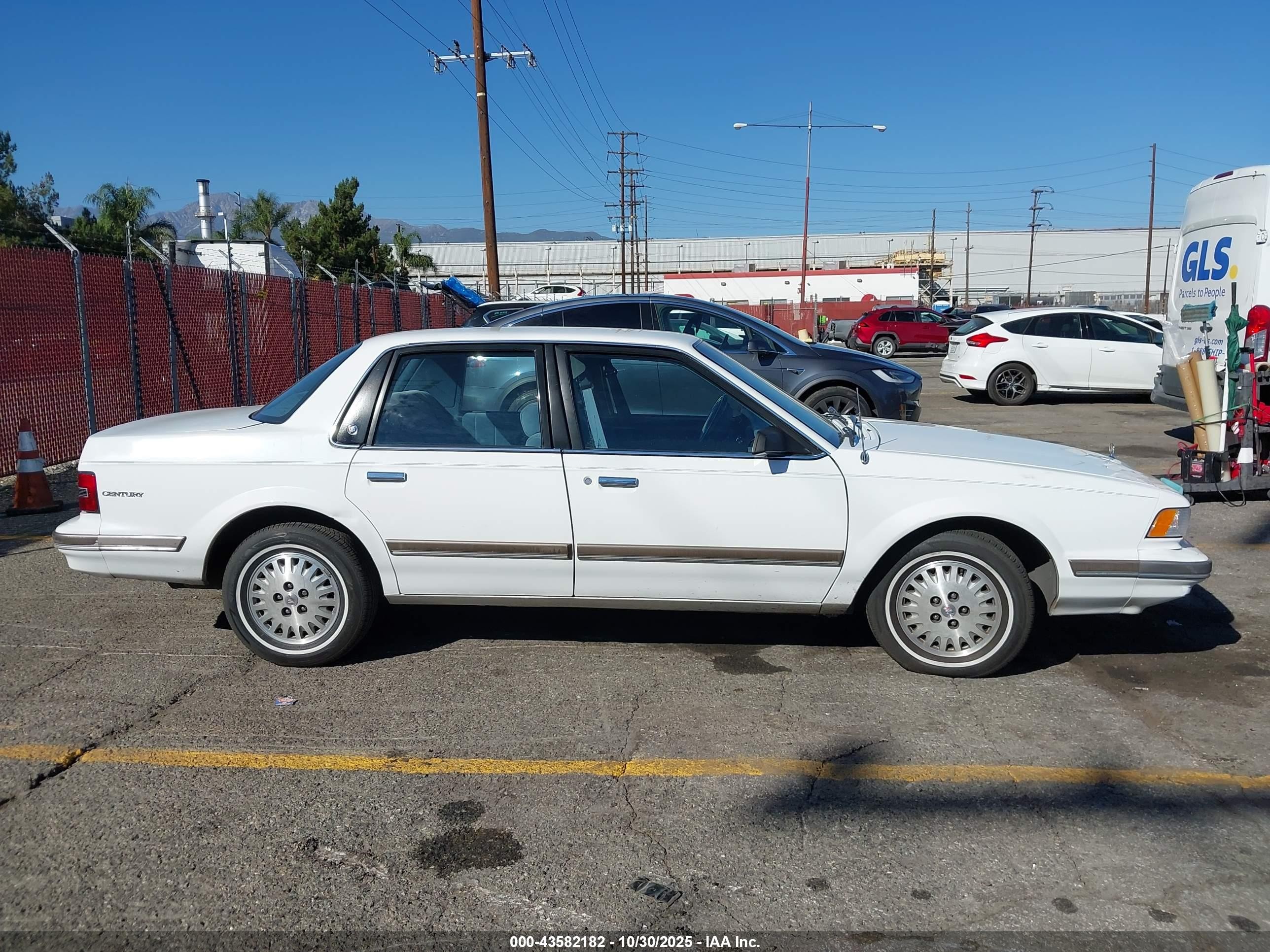 1996 Buick Century Special/custom/limited White vin: 1G4AG55M0T6448177