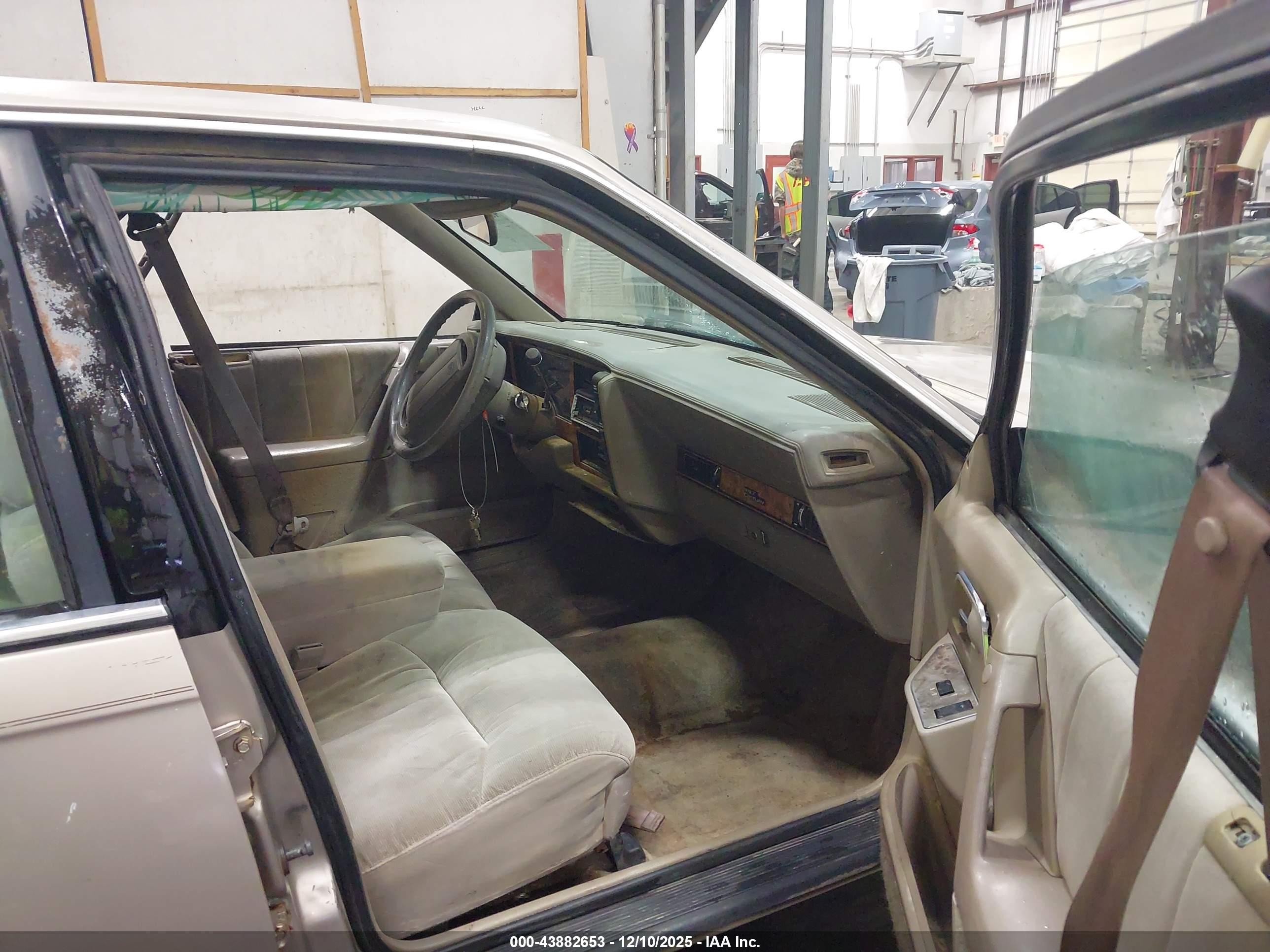 1996 Buick Century Special/custom/limited Gold vin: 1G4AG55M0T6484113