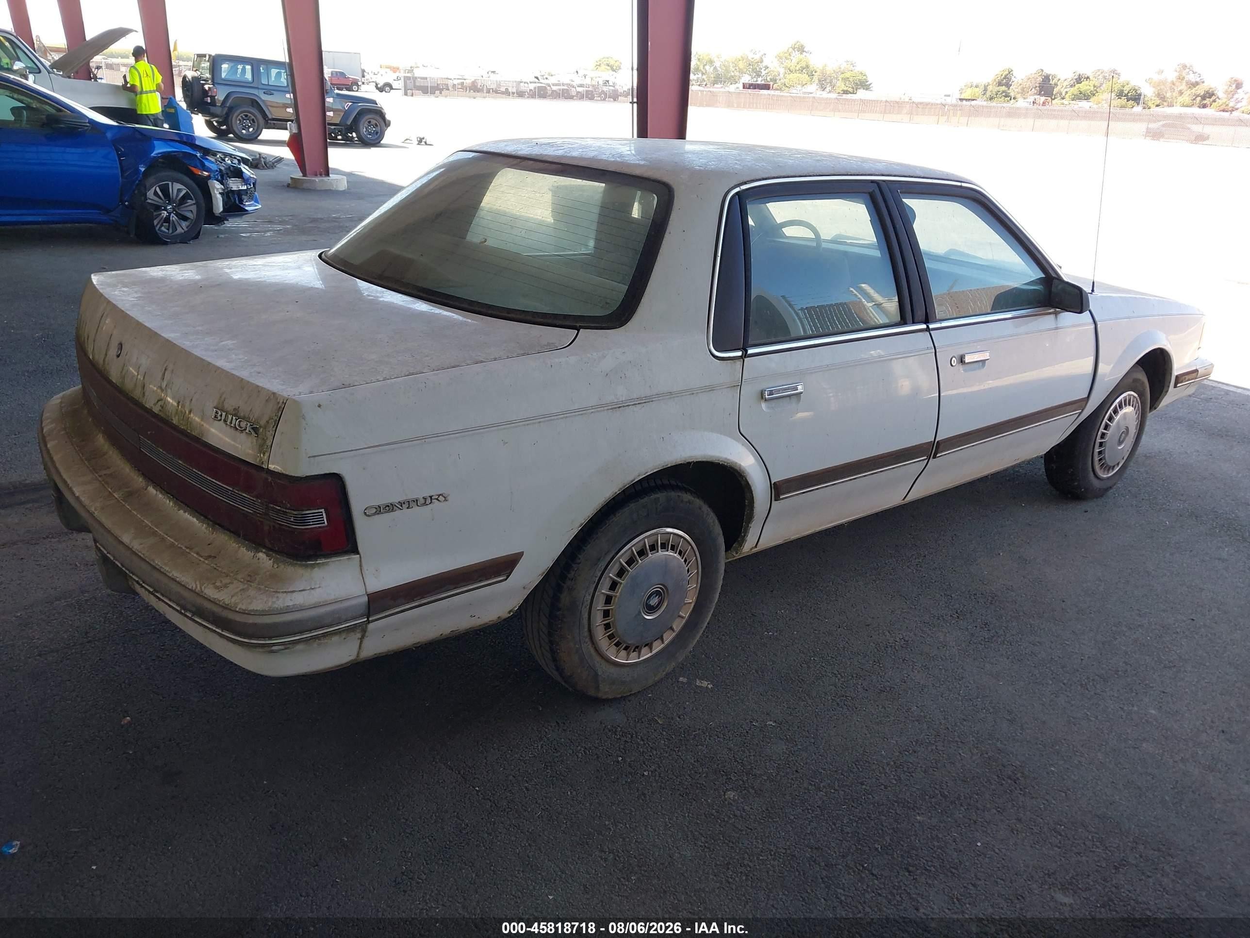1996 Buick Century Special/custom/limited White vin: 1G4AG55M2T6407436