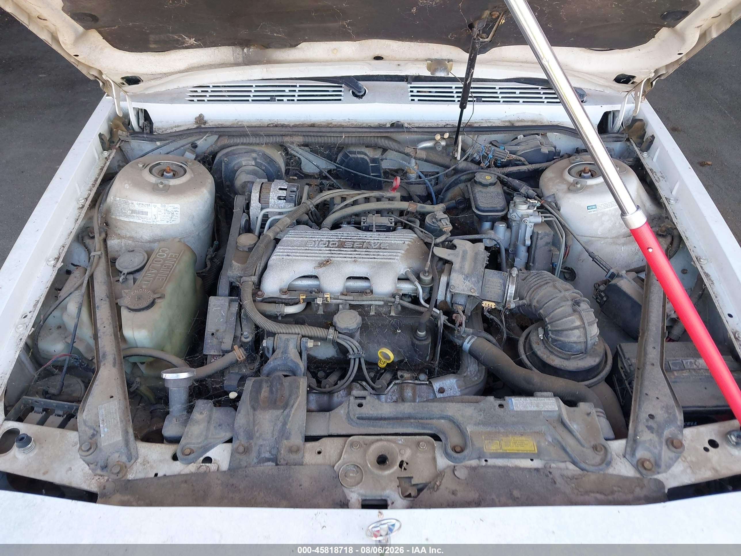 1996 Buick Century Special/custom/limited White vin: 1G4AG55M2T6407436