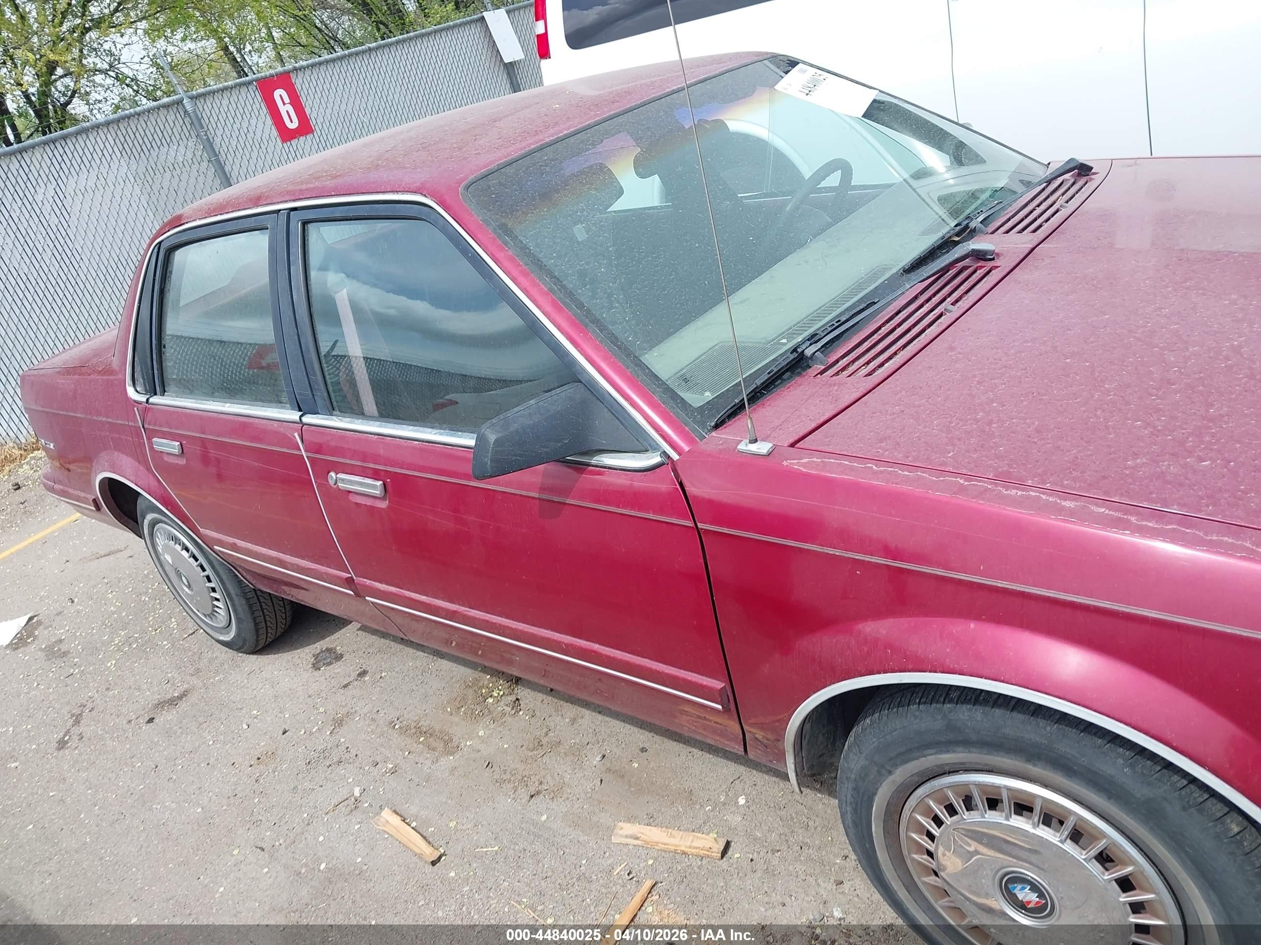 1996 Buick Century Special/custom/limited Красный vin: 1G4AG55M4T6442298