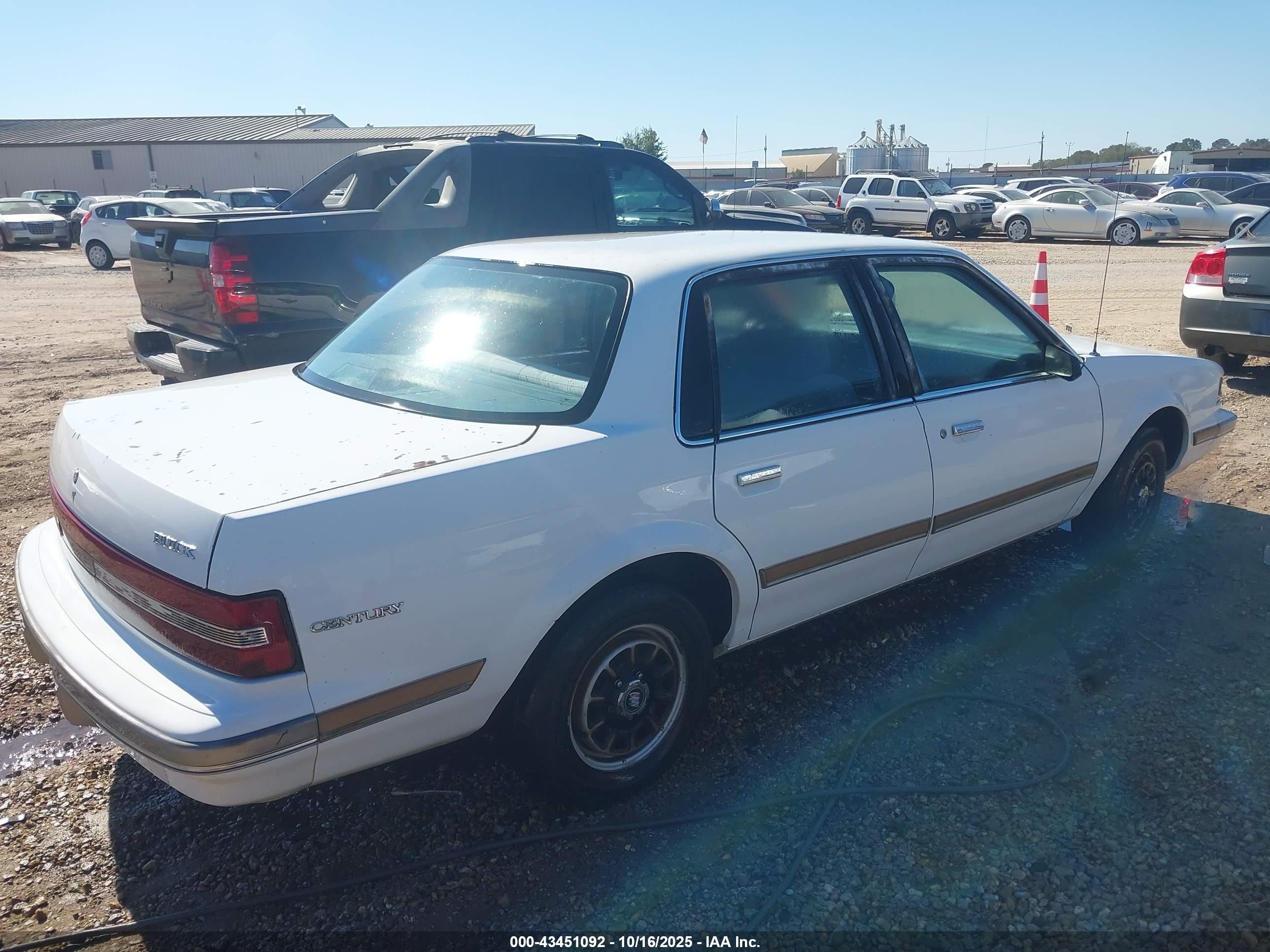 1996 Buick Century Special/custom/limited White vin: 1G4AG55M7T6464778