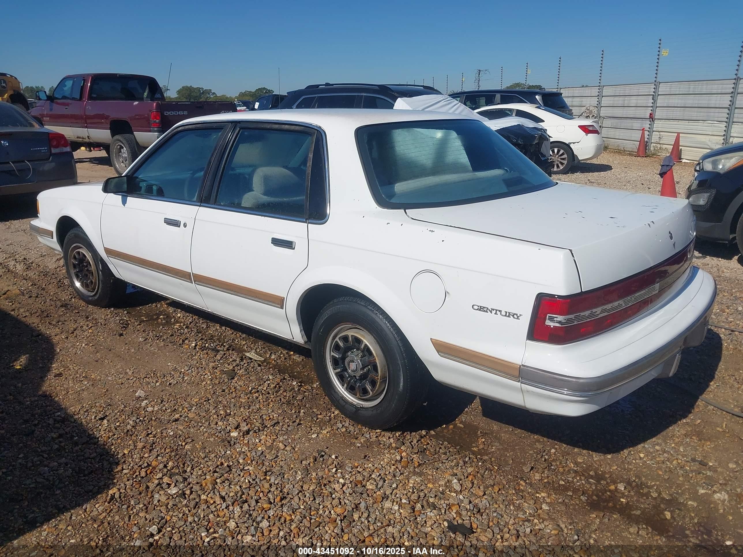 1996 Buick Century Special/custom/limited White vin: 1G4AG55M7T6464778