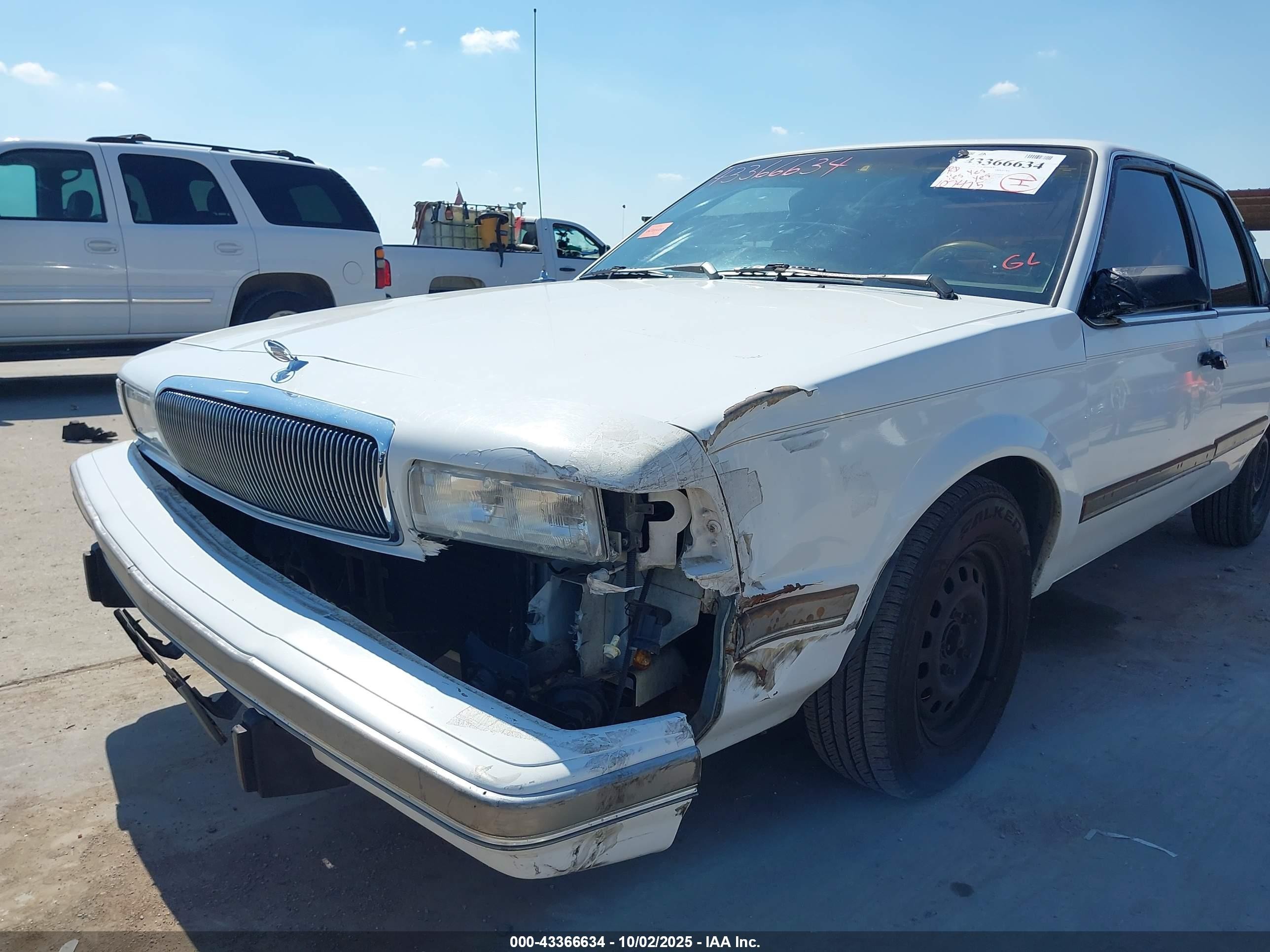 1996 Buick Century Special/custom/limited White vin: 1G4AG55M8T6450386