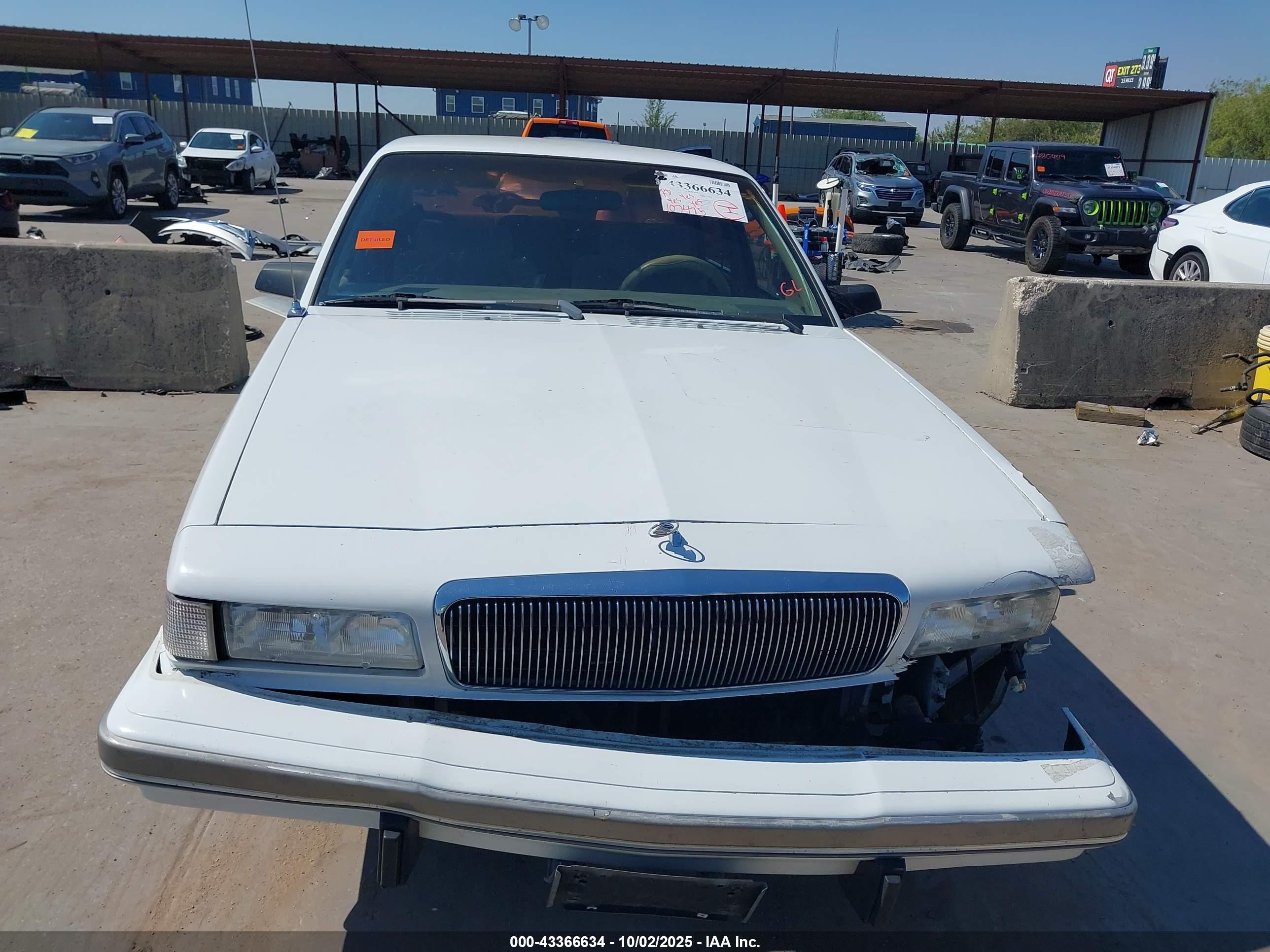1996 Buick Century Special/custom/limited White vin: 1G4AG55M8T6450386