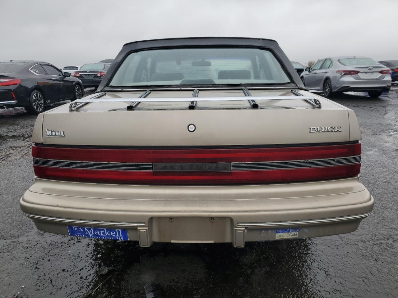 1996 Buick Century Special Beige vin: 1G4AG55M8T6459847