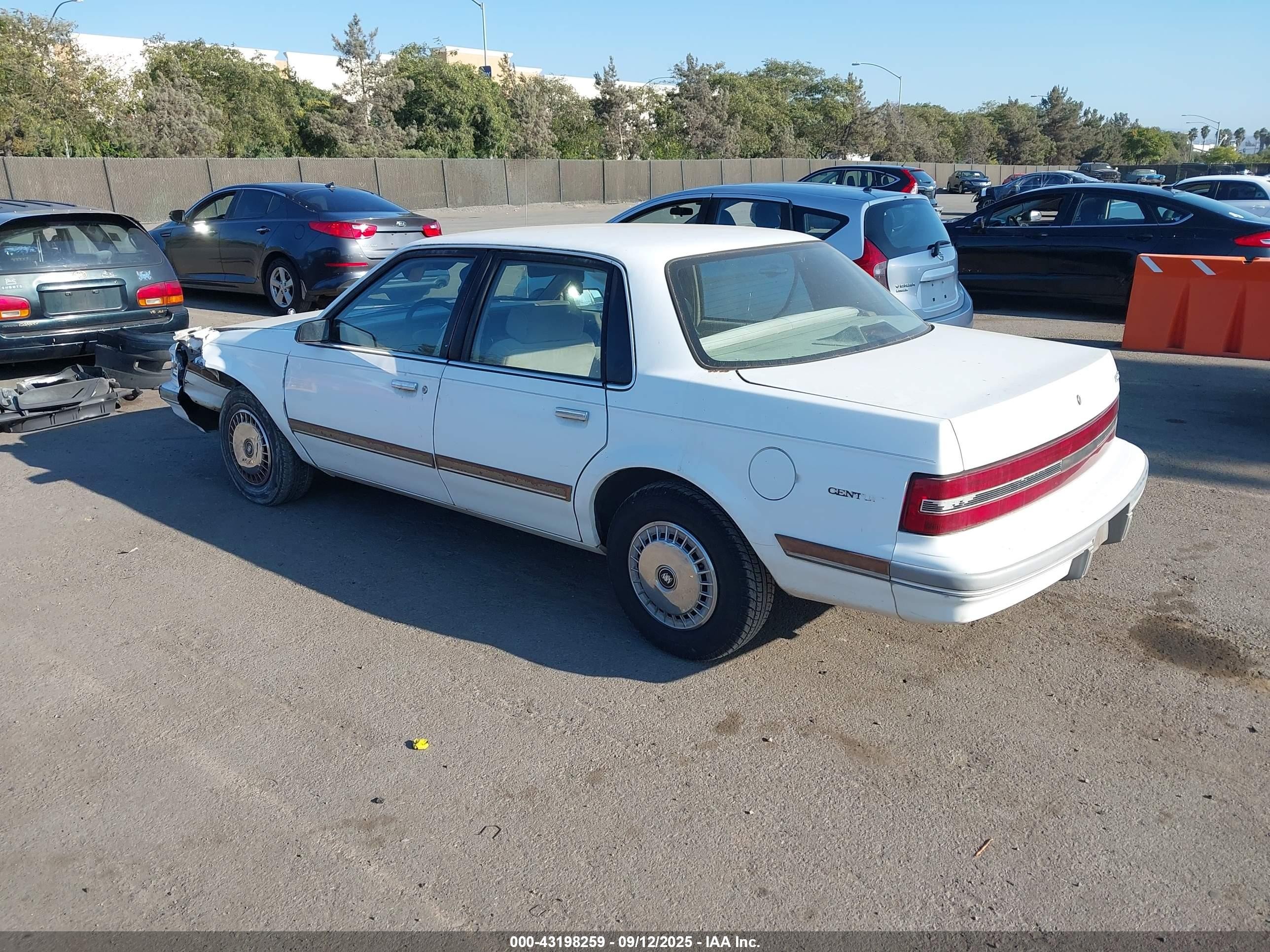 1996 Buick Century Special/custom/limited White vin: 1G4AG55M8T6478902