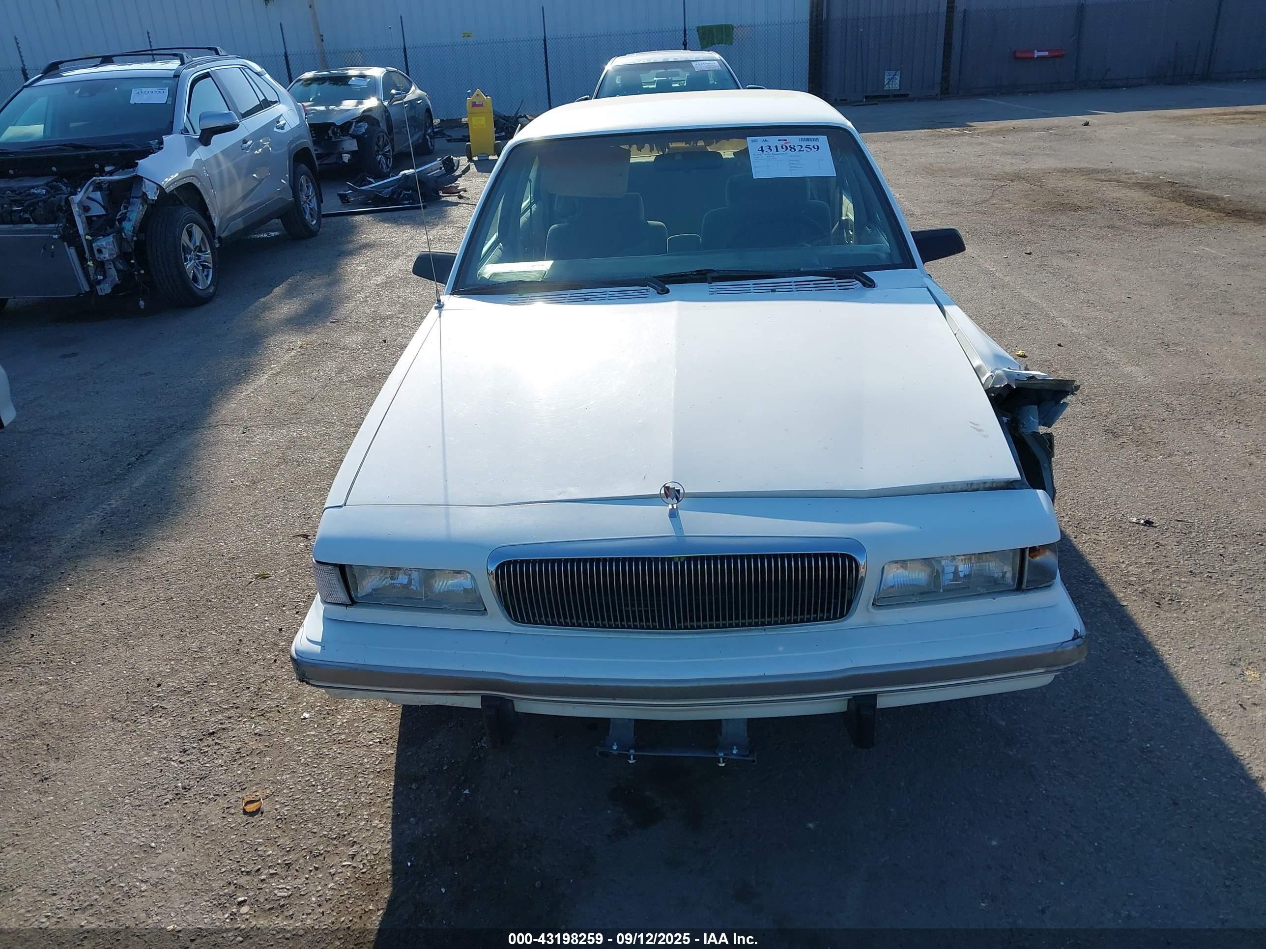 1996 Buick Century Special/custom/limited White vin: 1G4AG55M8T6478902