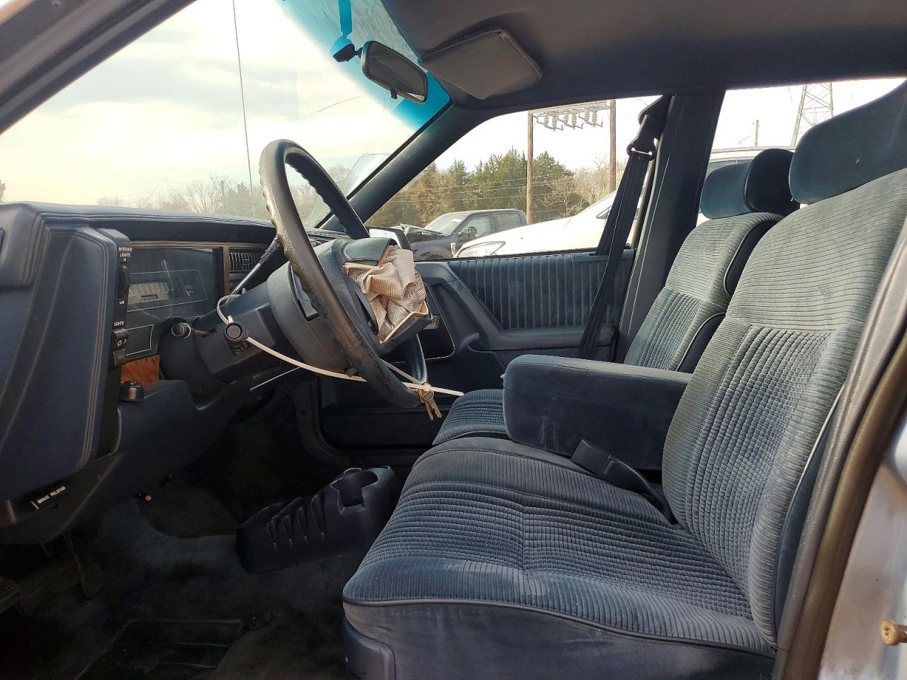 1993 Buick Century Special Синий vin: 1G4AG55N3P6489286