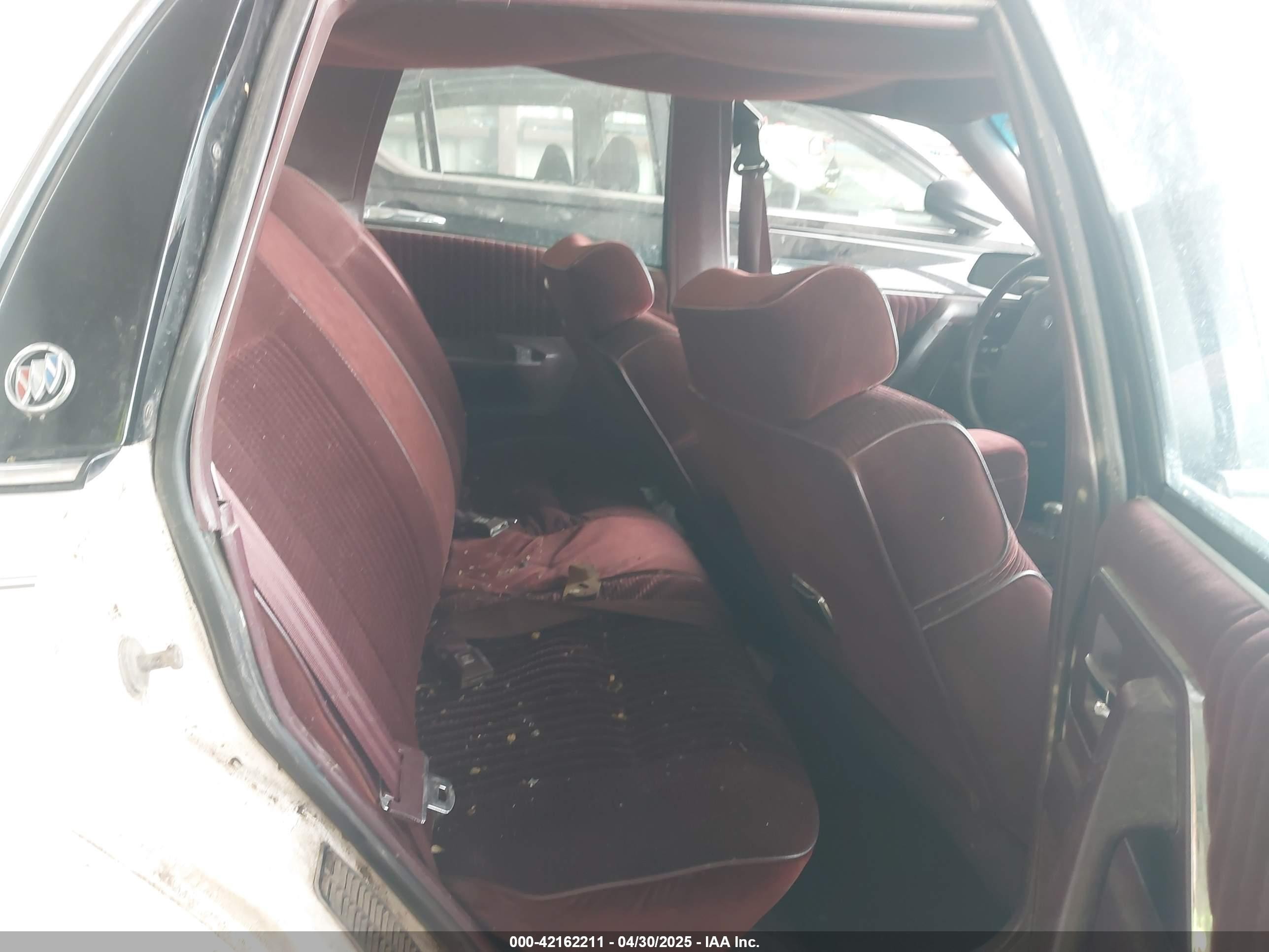 1993 Buick Century Special Белый vin: 1G4AG55N8P6428578