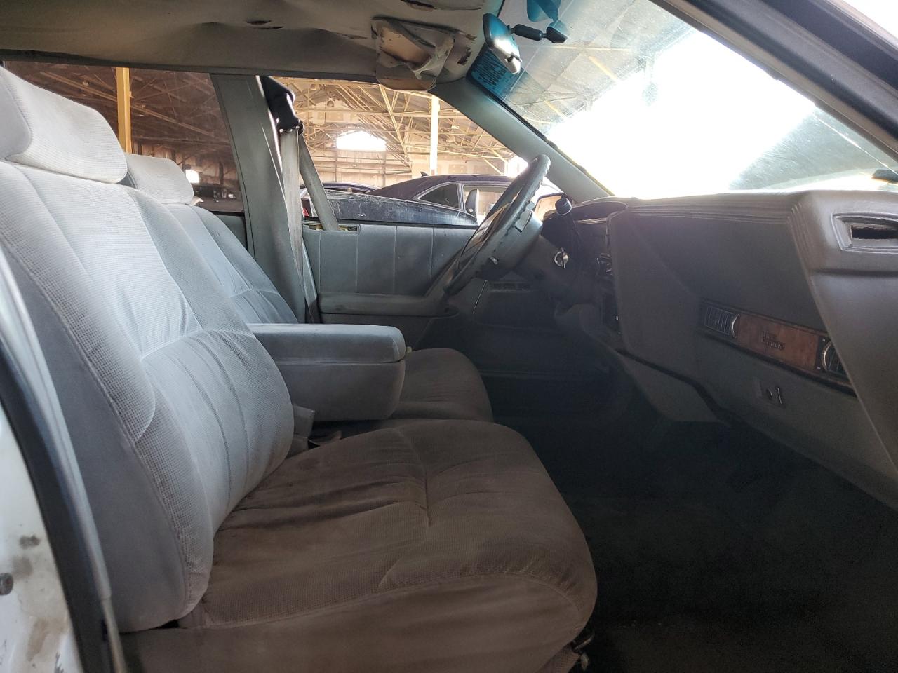 1996 Buick Century Special Белый vin: 1G4AG85M7T6418658