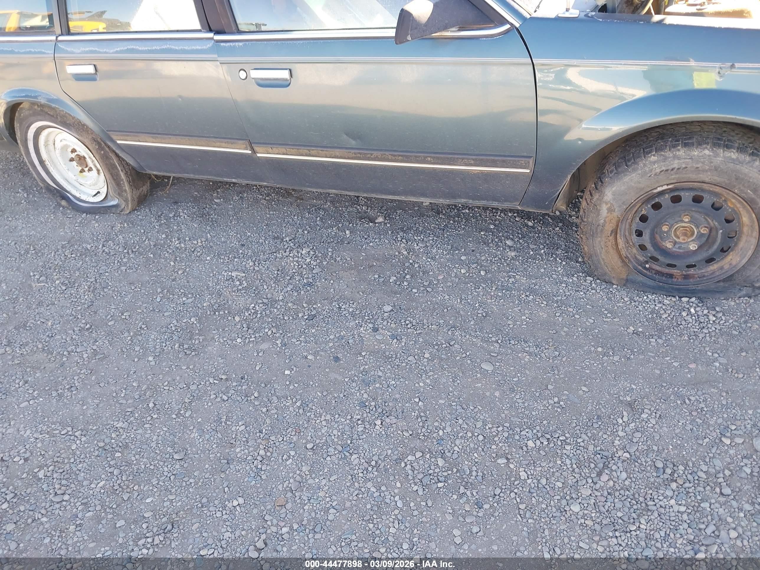 1993 Buick Century Special Blue vin: 1G4AG85N7P6425818